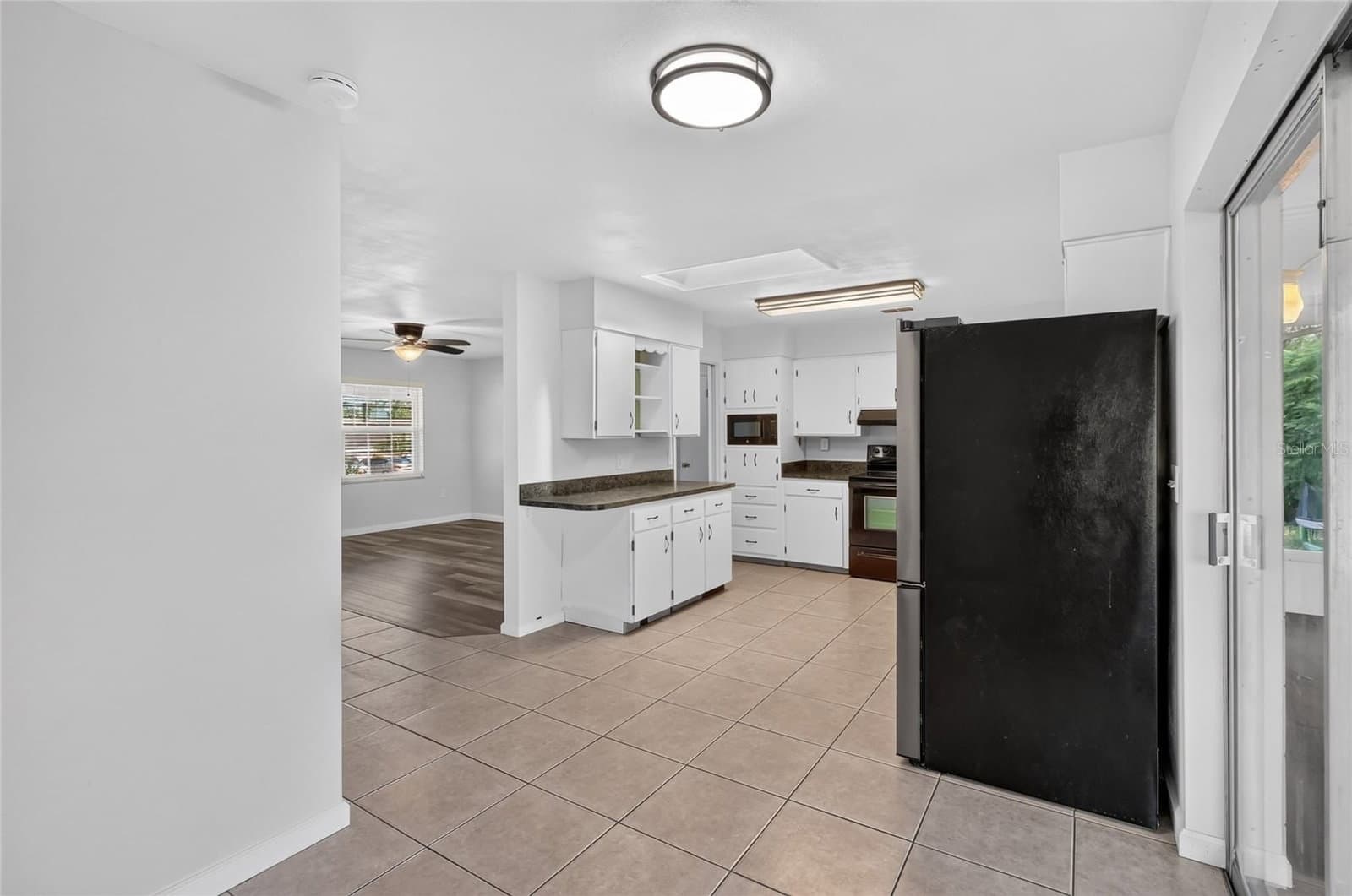 3203 CARLETON