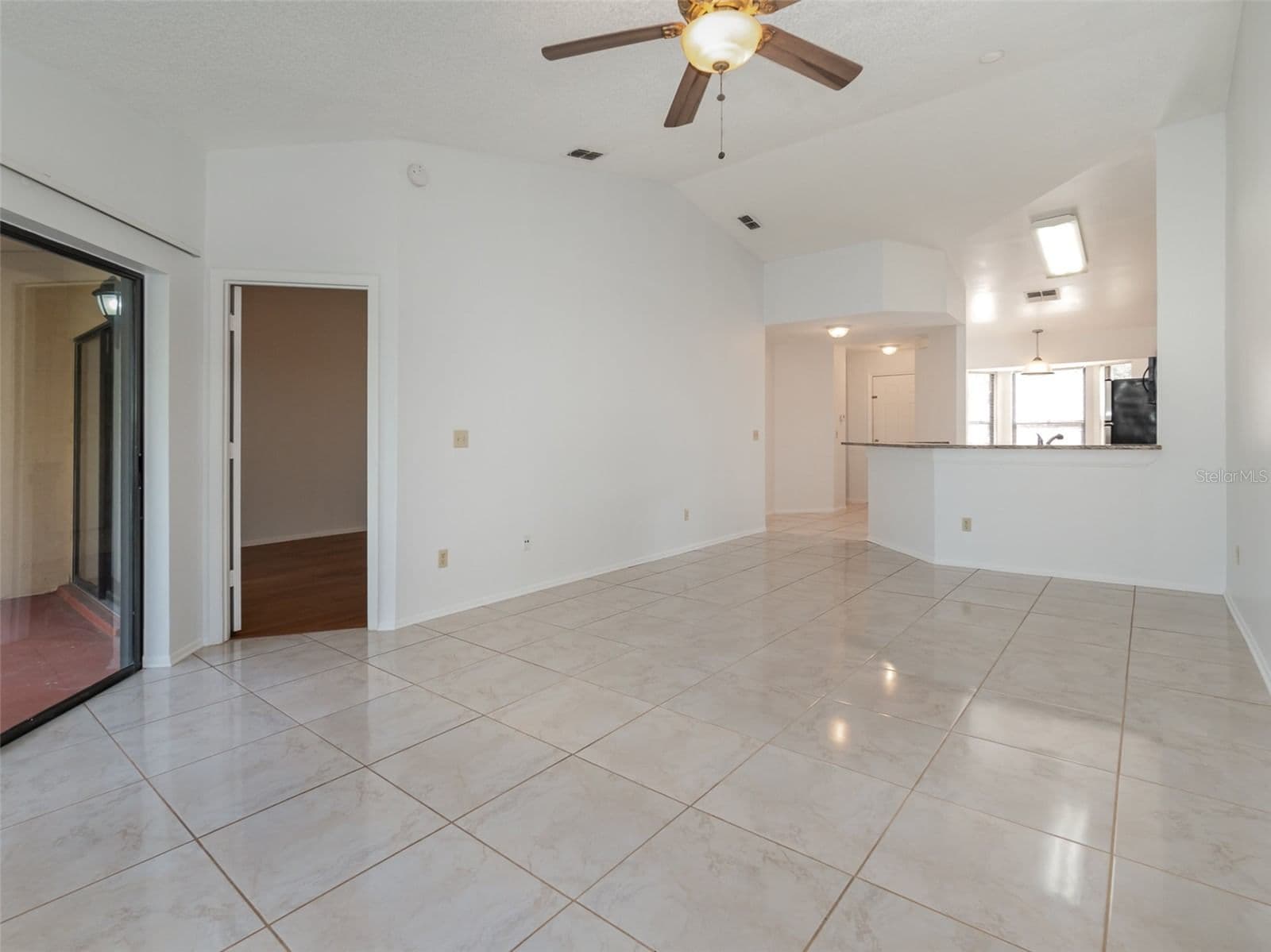 Photo 4 of 7654 SUGAR BEND DR