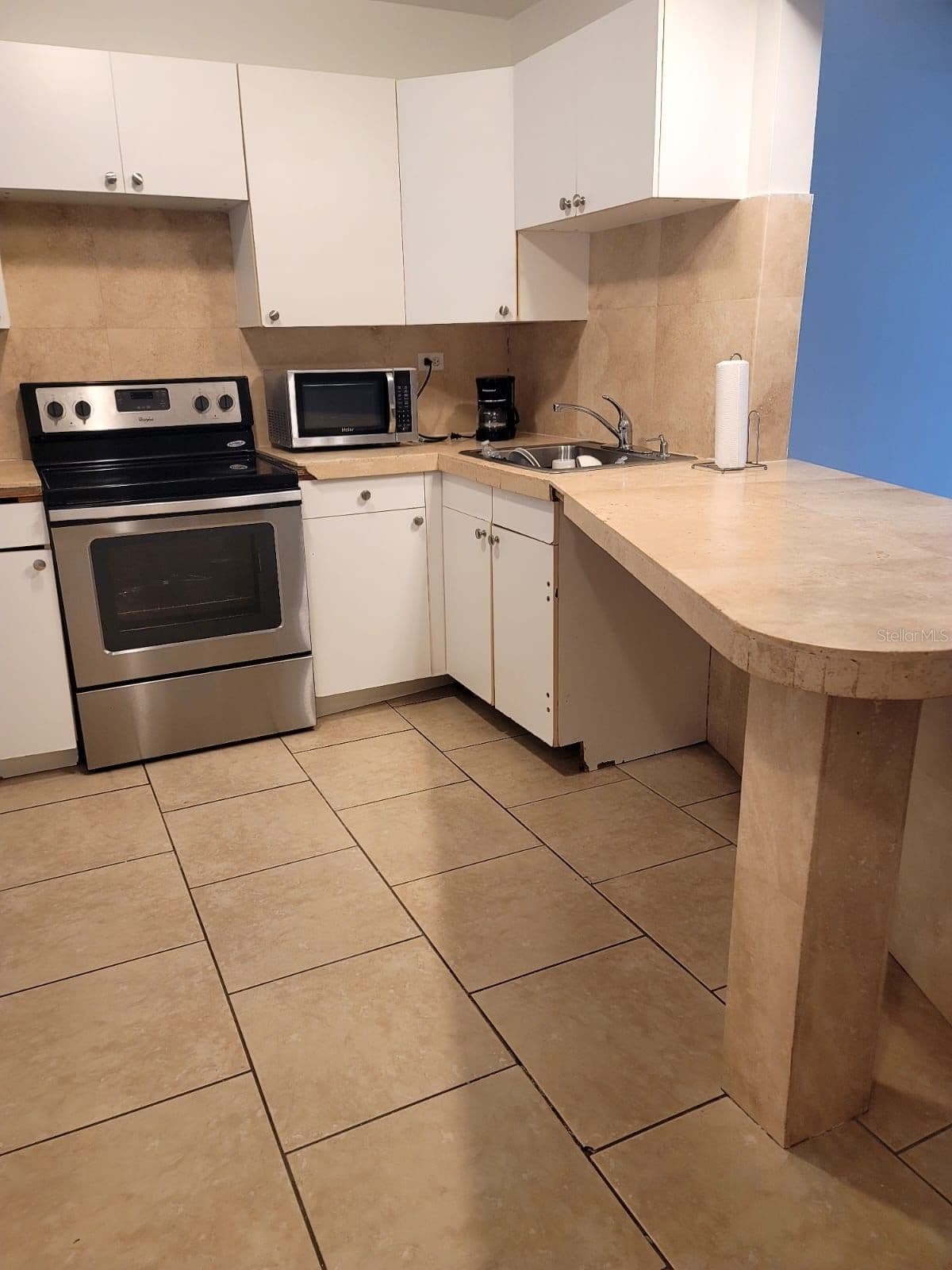 Photo 4 of 1690 191ST