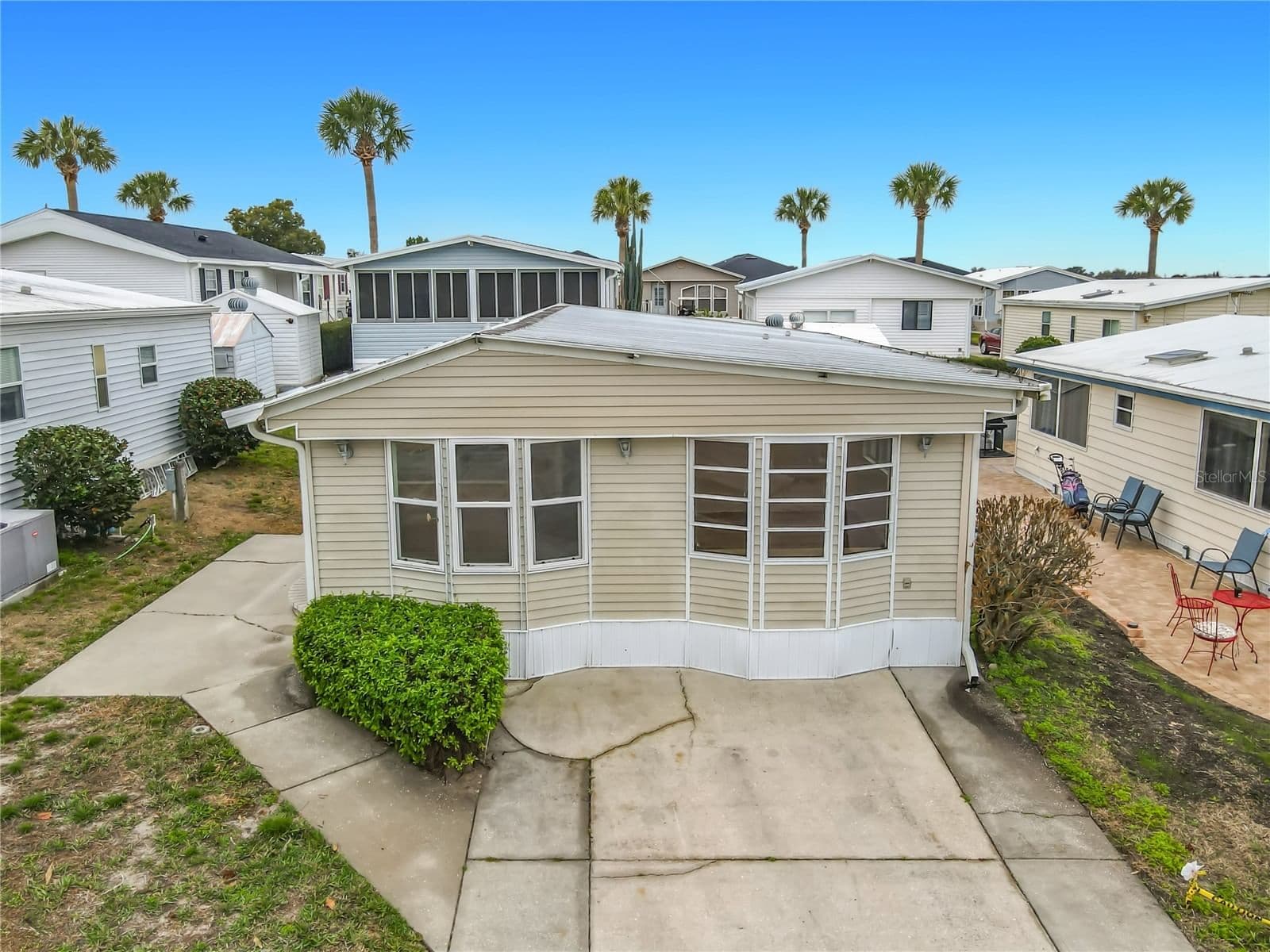 9705 LAKE BESS