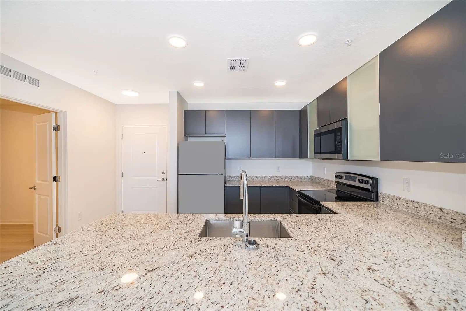 Photo 4 of 5579 MILLENIA PARK BLVD