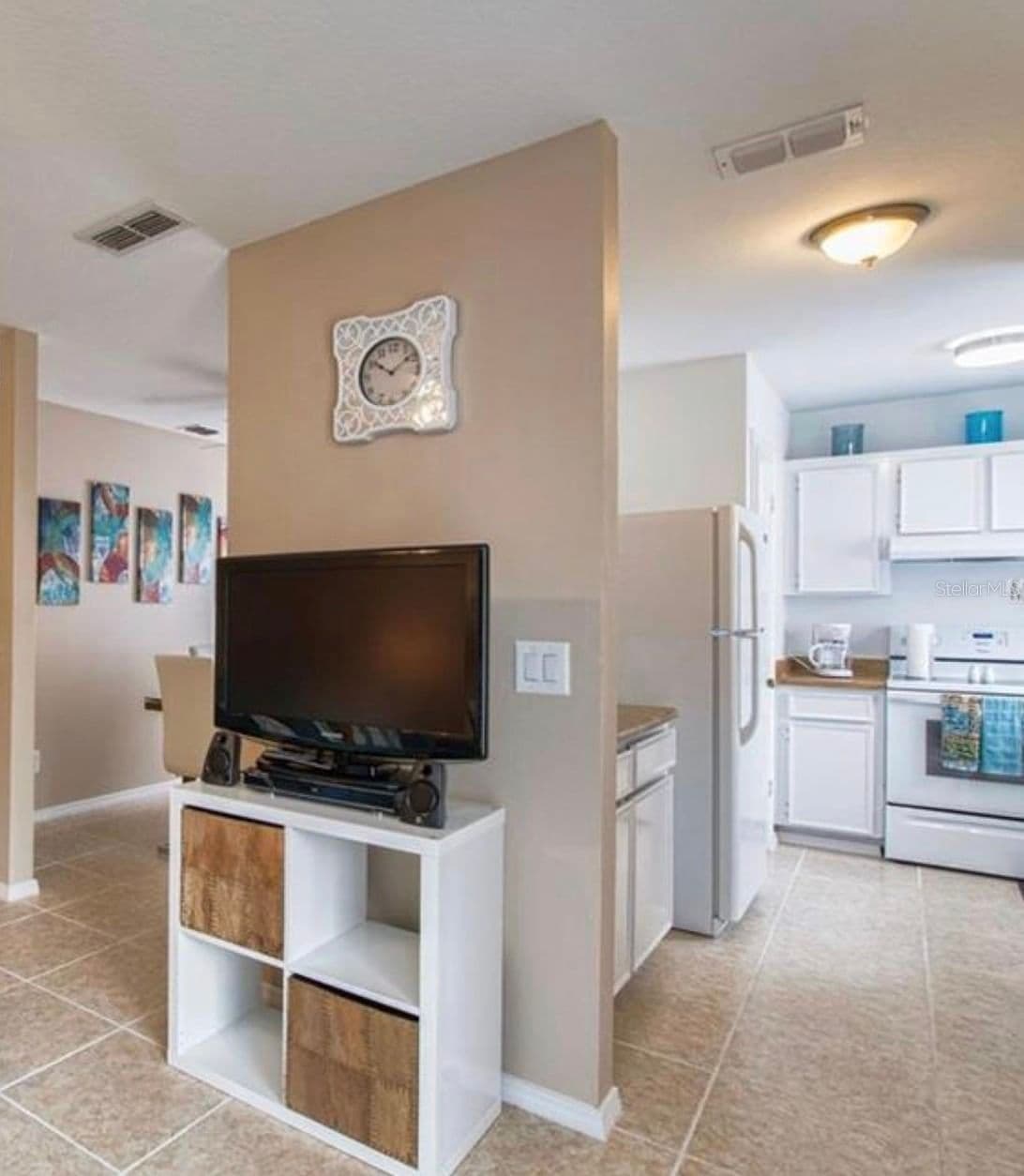 Photo 5 of 4160 PERSHING POINTE