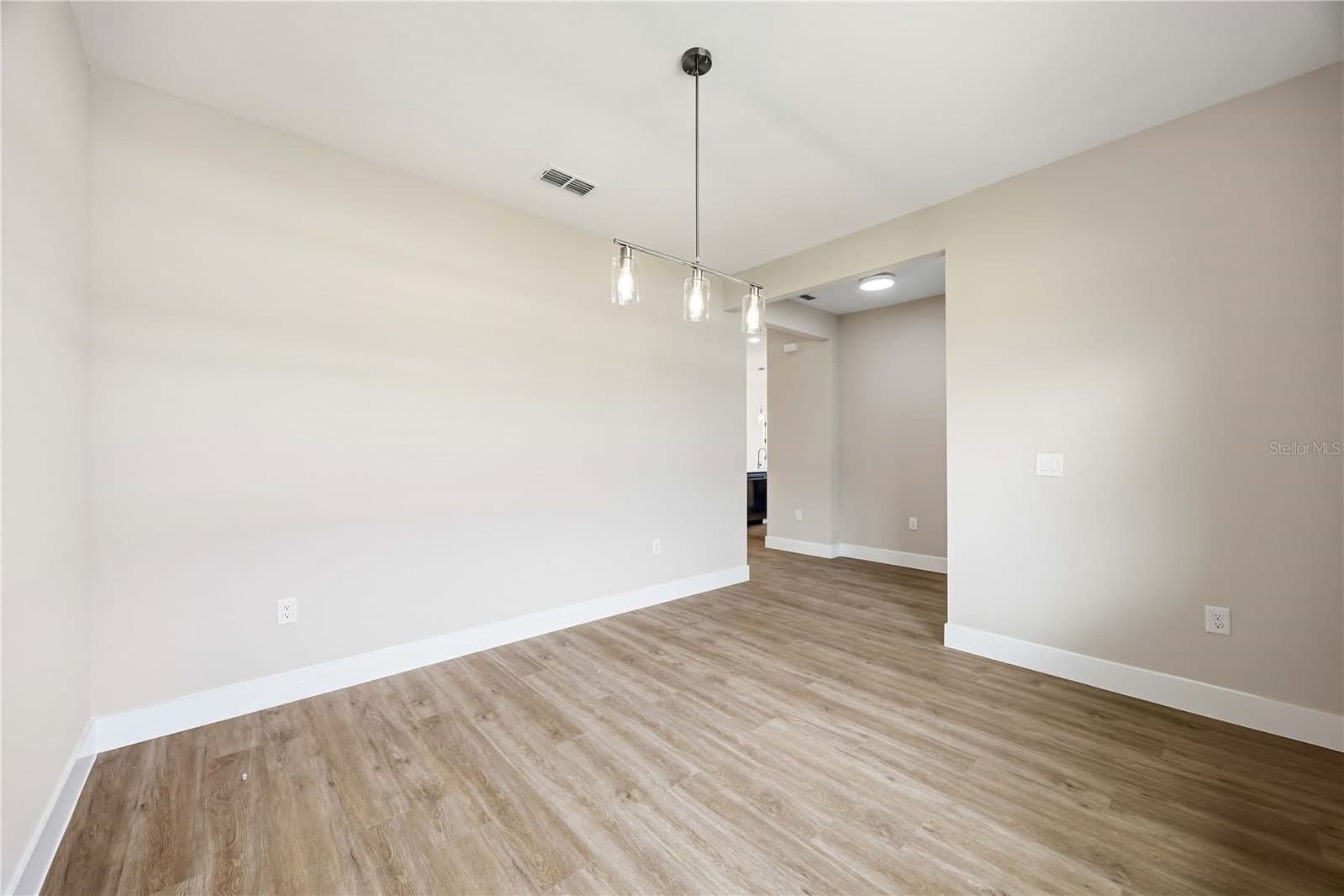 Photo 5 of 2121 RIVER HAWK
