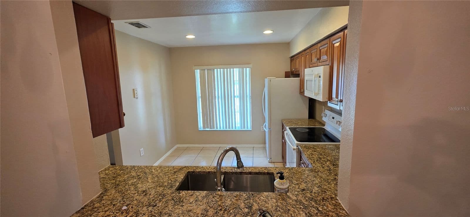 Photo 5 of 13313 FAIRWAY GLEN