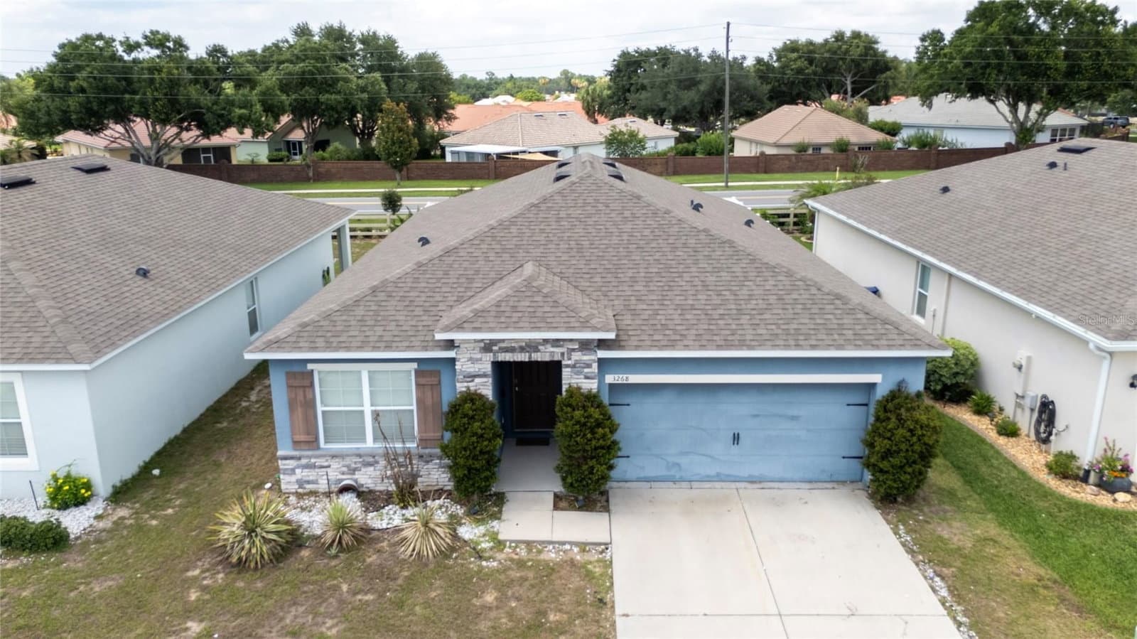 3268 COUNTRY WALK CLUB