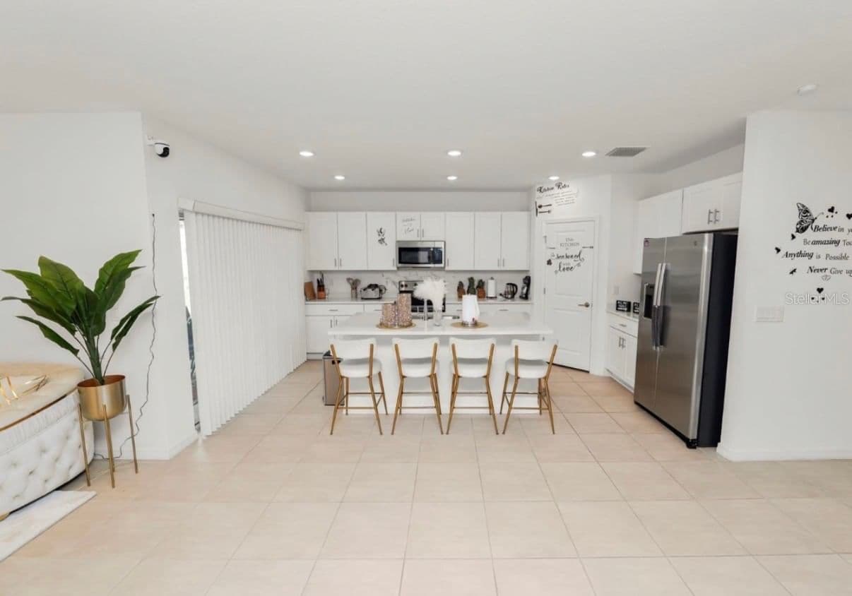 2039 ROSEWOOD