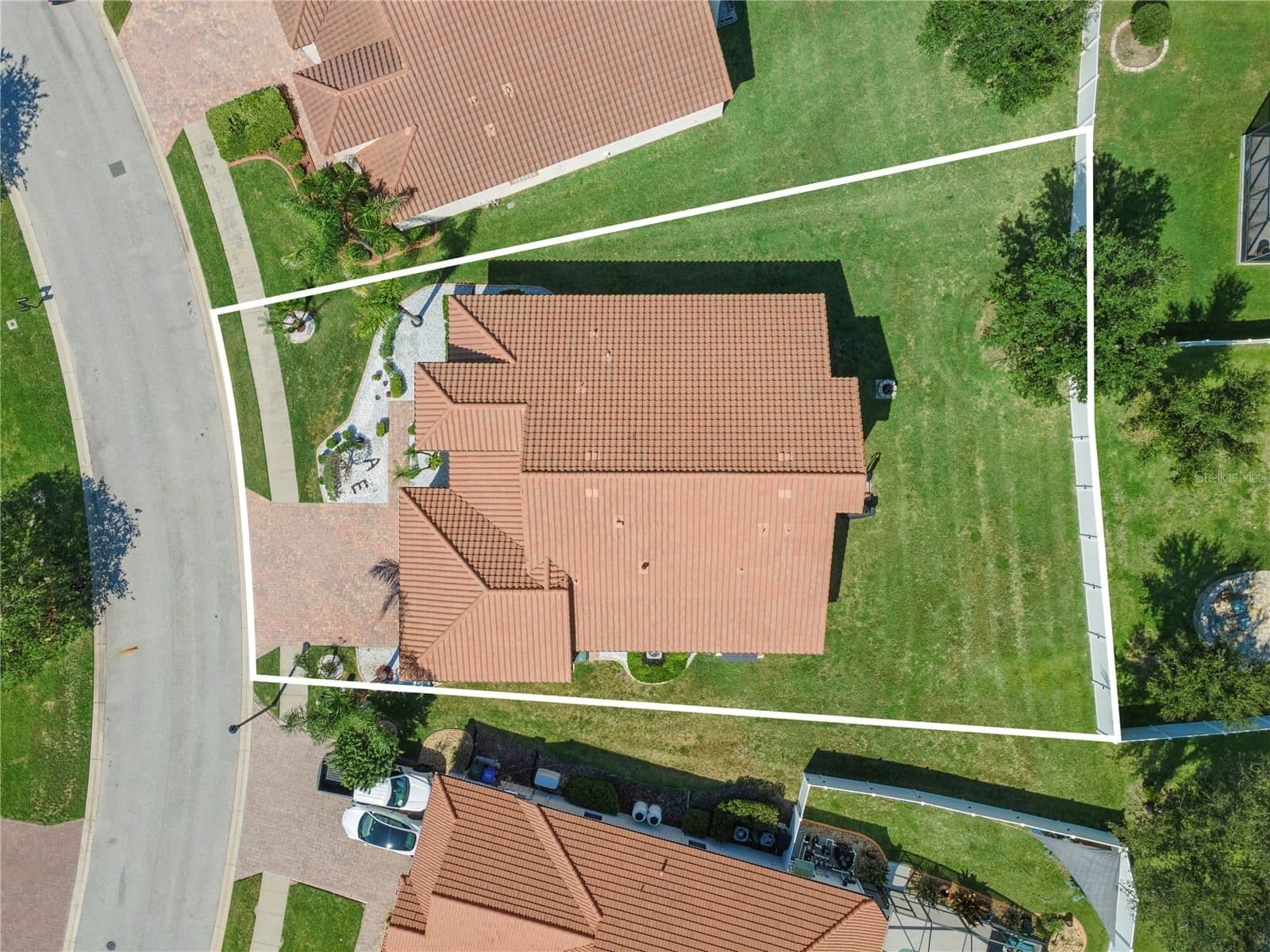 3943 SUNSET LAKE