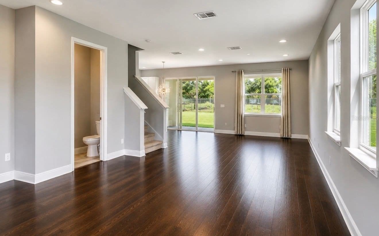 Photo 5 of 2813 ROSEGLEN
