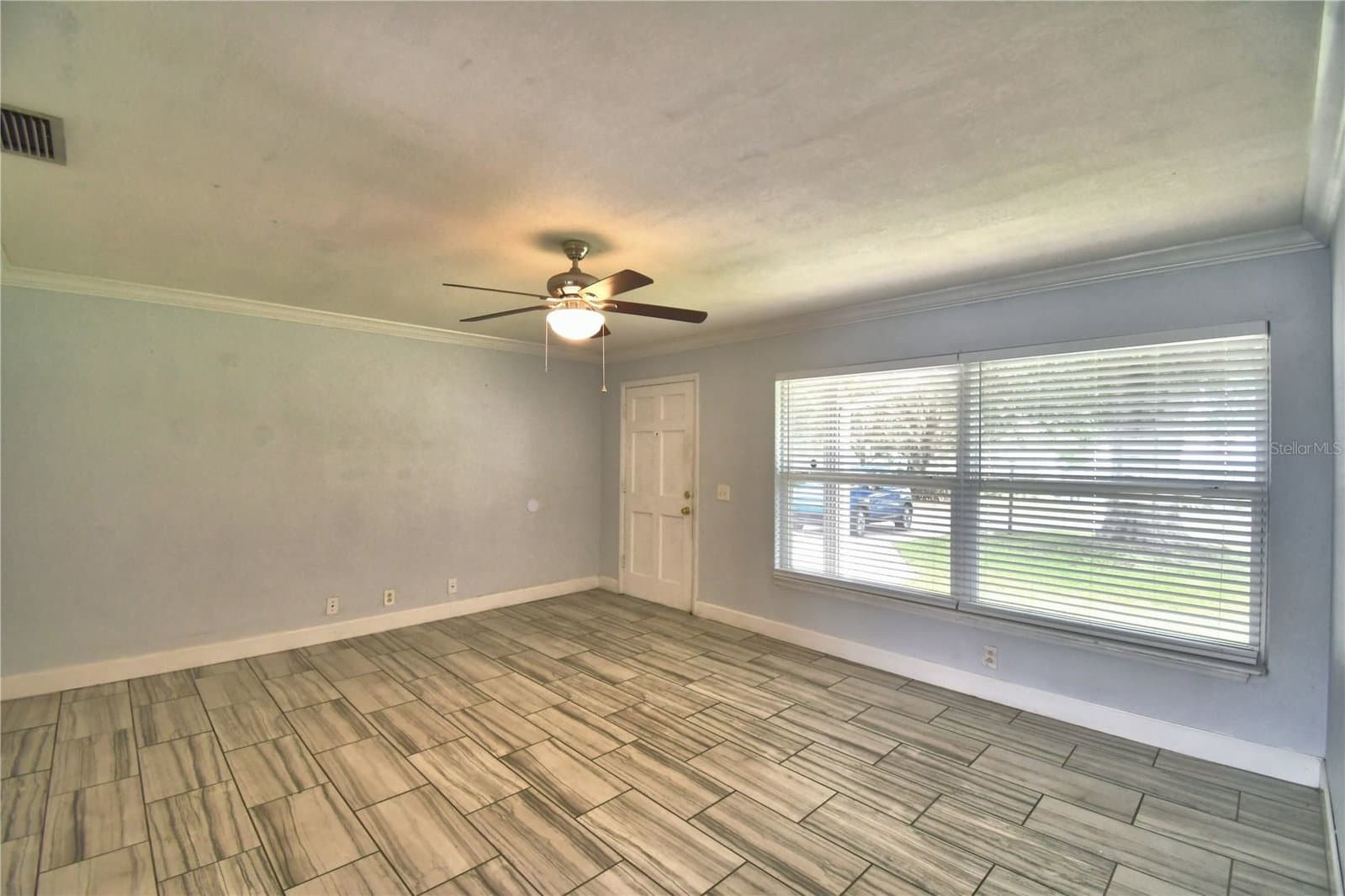 Photo 4 of 153 BROWNING CIR