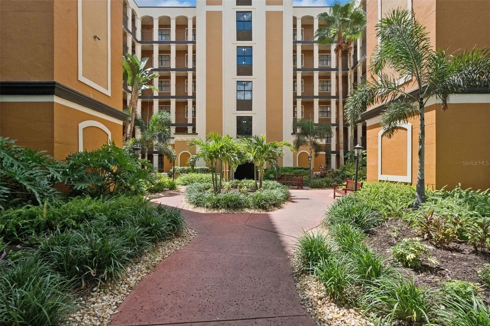 12521 FLORIDAYS RESORT