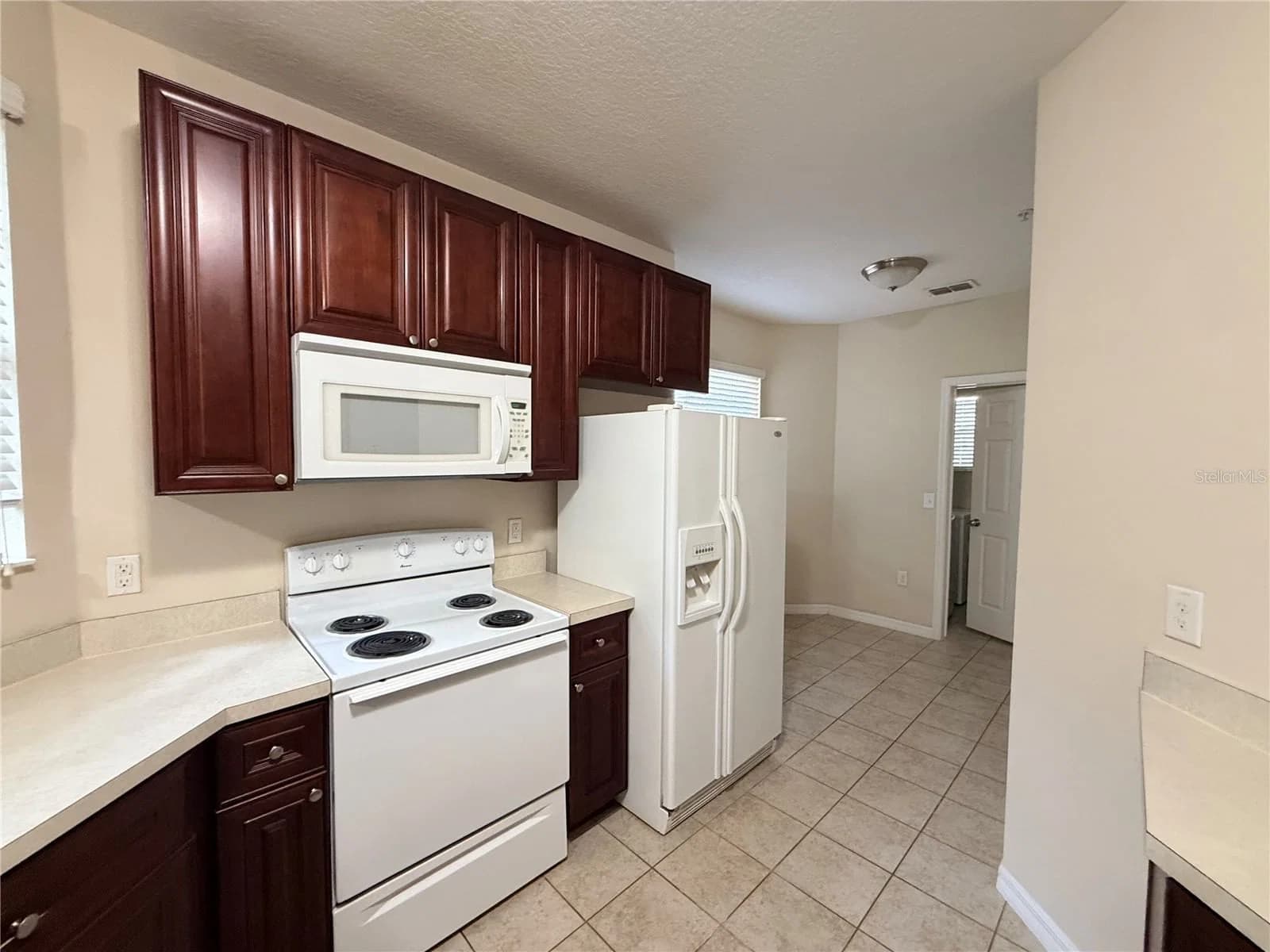 Photo 4 of 10547 REGENT SQUARE