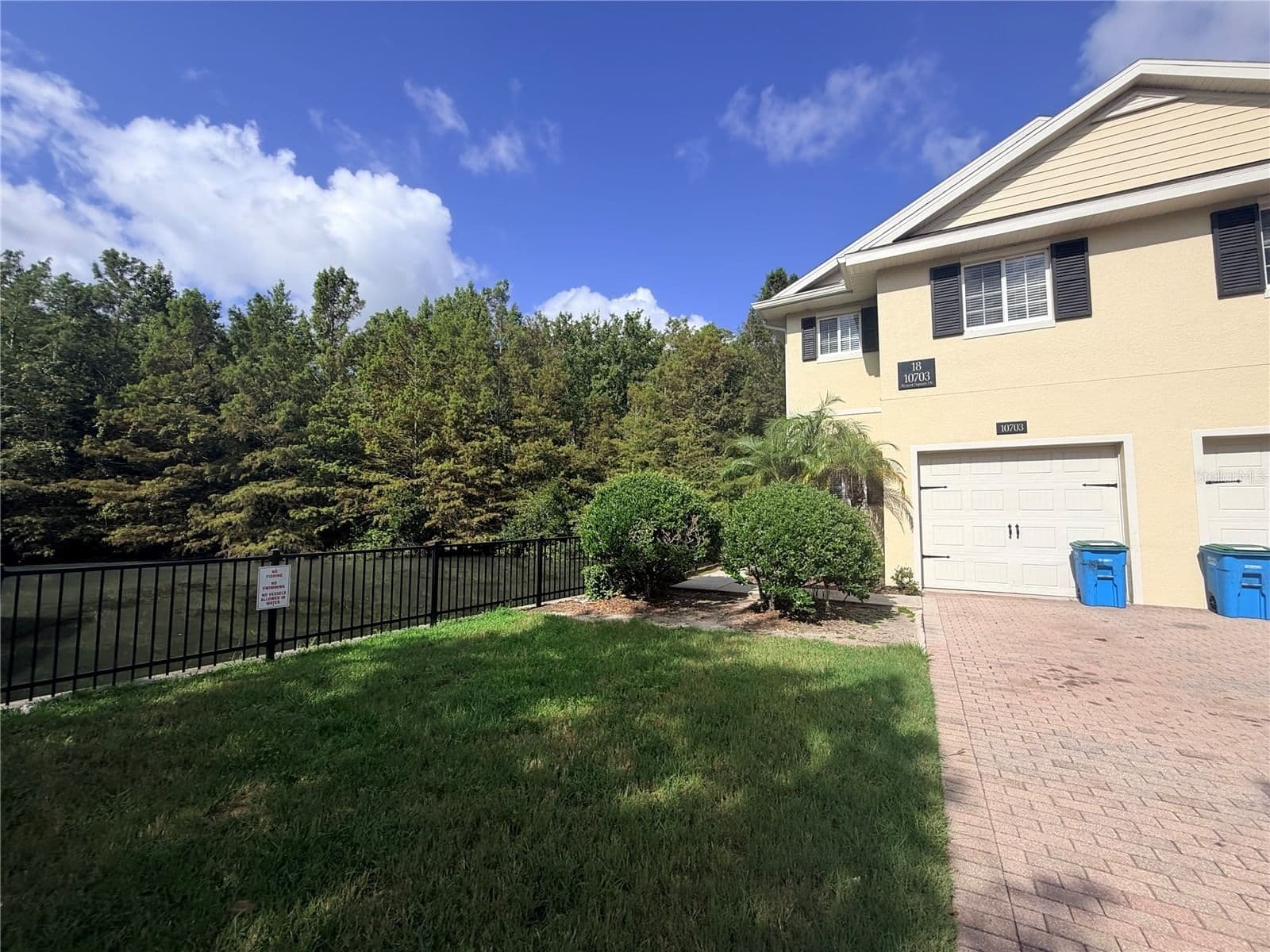 10703 REGENT SQUARE