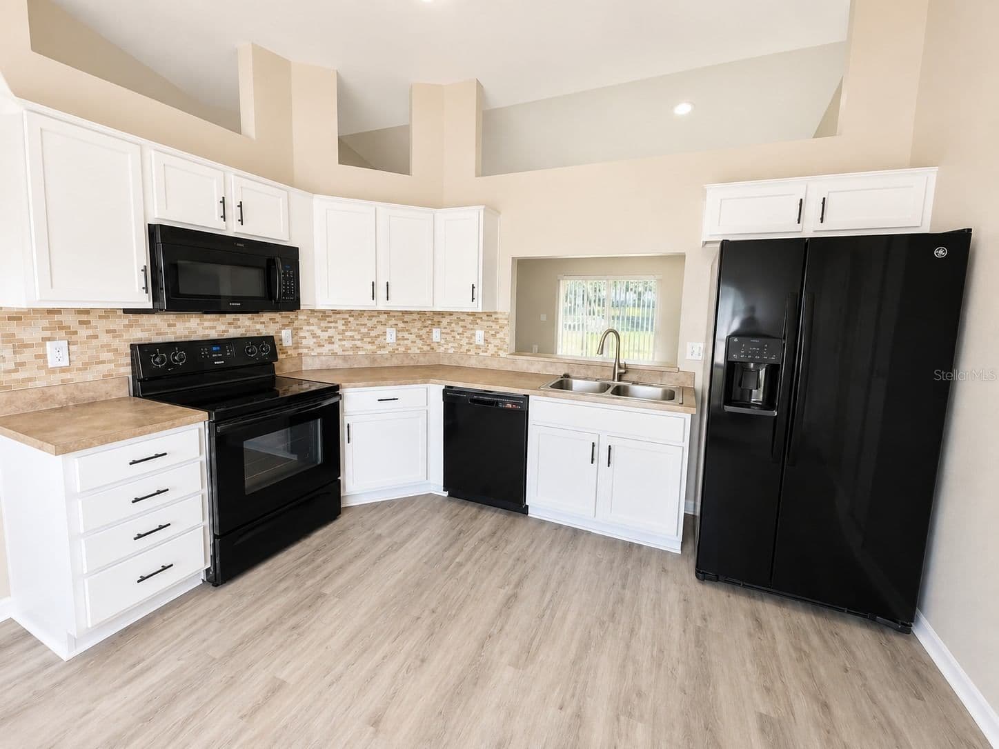 9208 WINCHESTER ESTATES