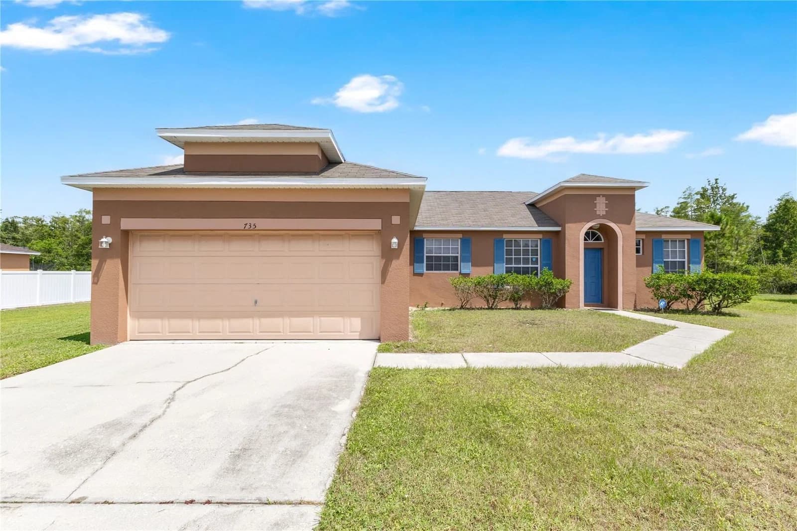 735 PALAISEAU, Kissimmee, FL