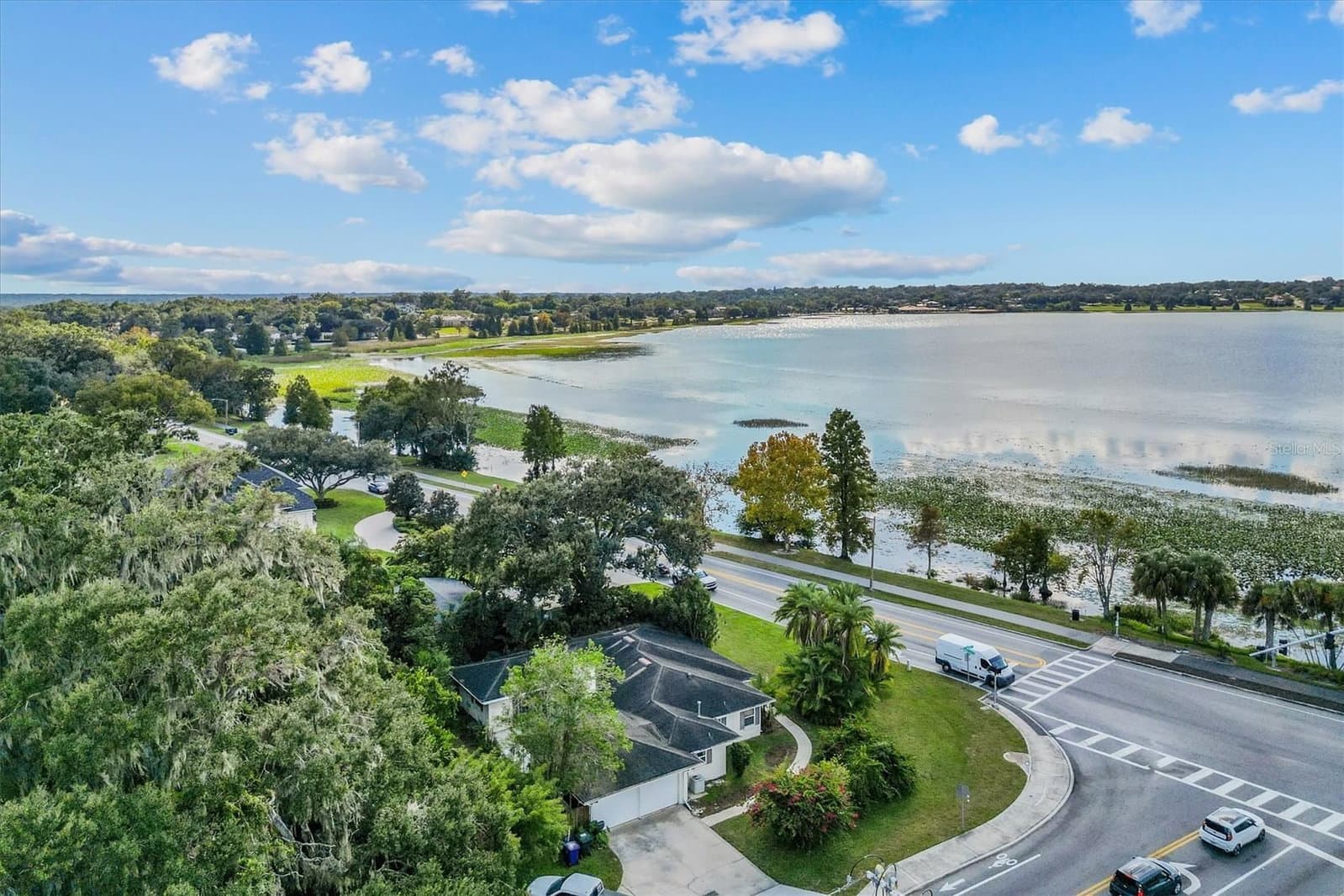 225 LAKE HOLLINGSWORTH