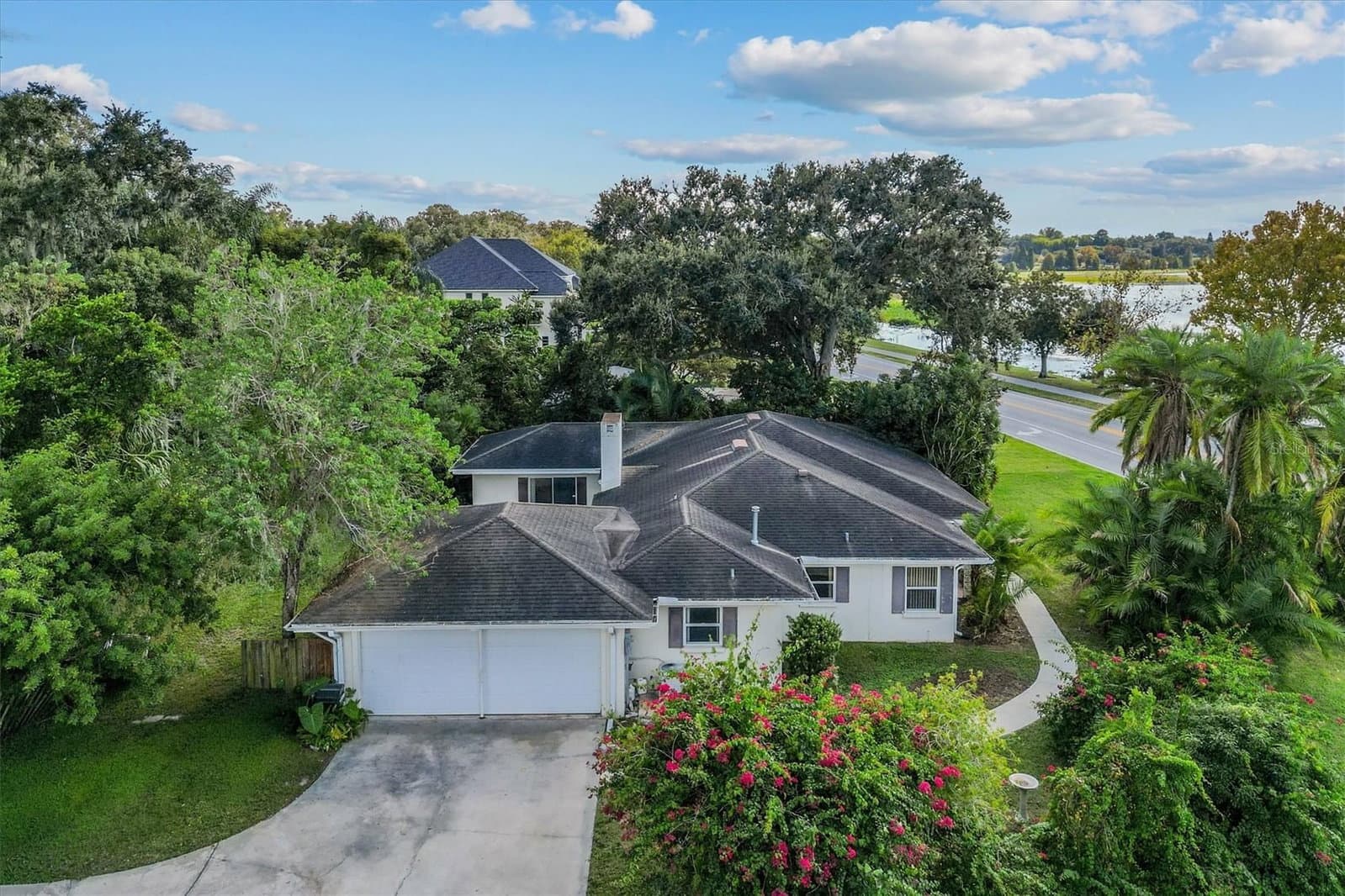 225 LAKE HOLLINGSWORTH