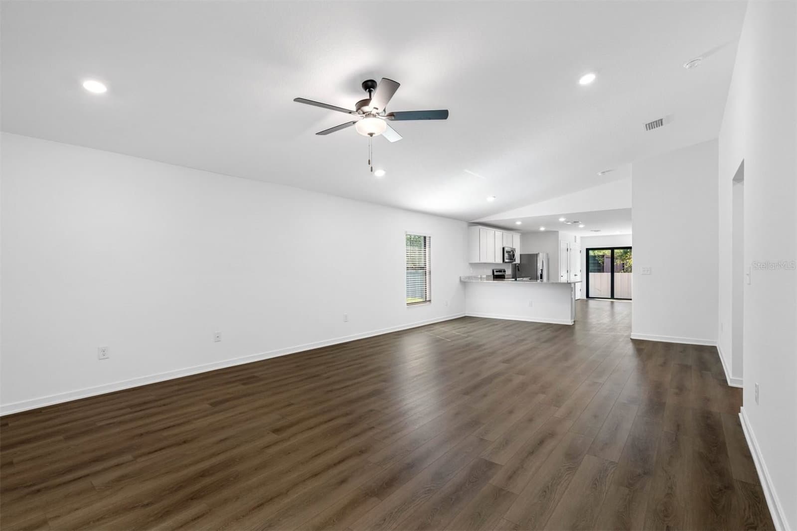 590 BLACKTHORN