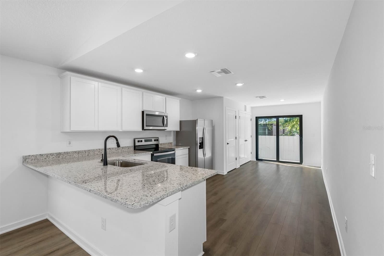590 BLACKTHORN