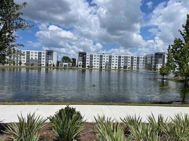 Photo 4 of 5587 MILLENIA PARK