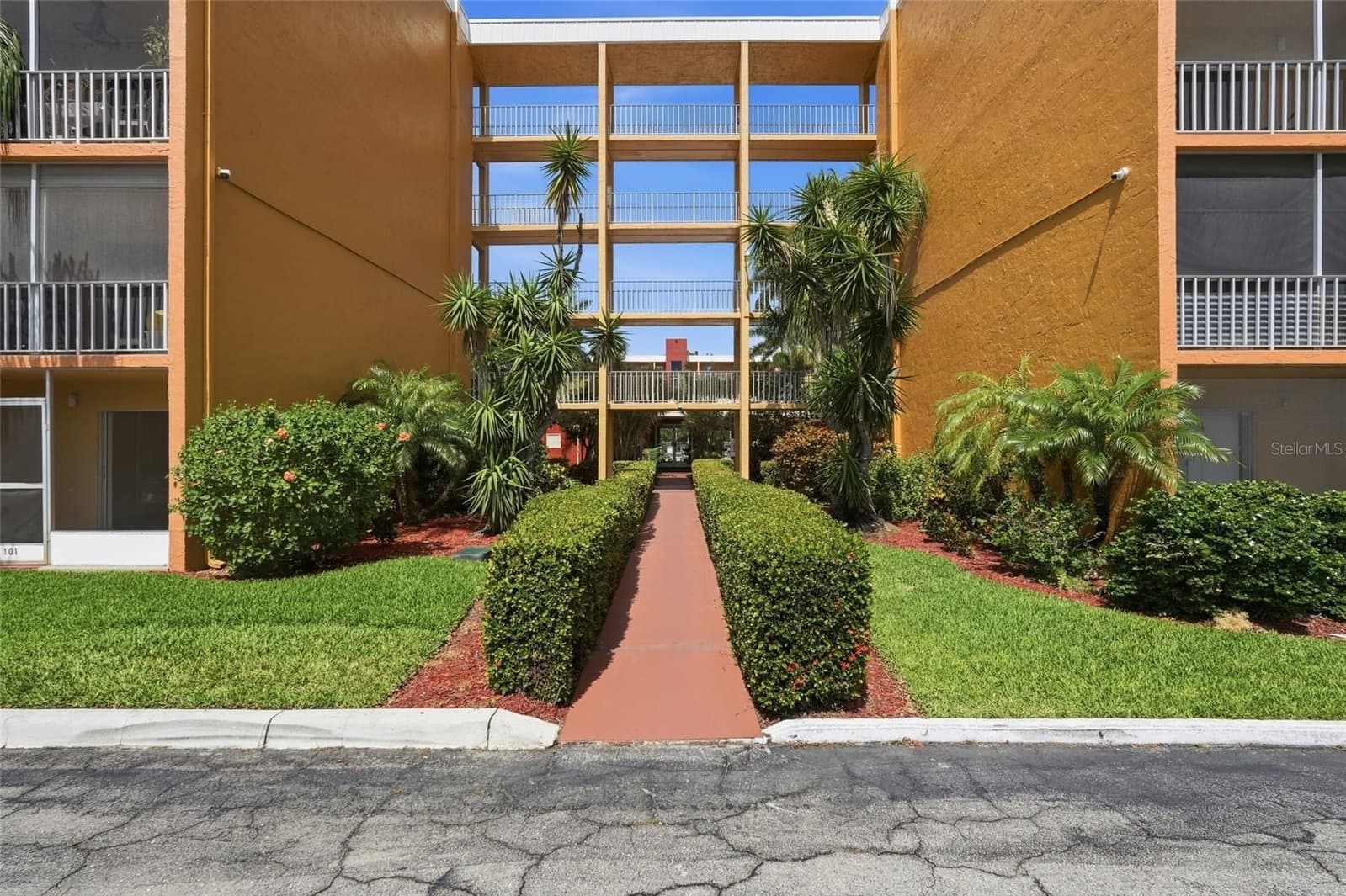 2366 MALL, Fort Myers, FL