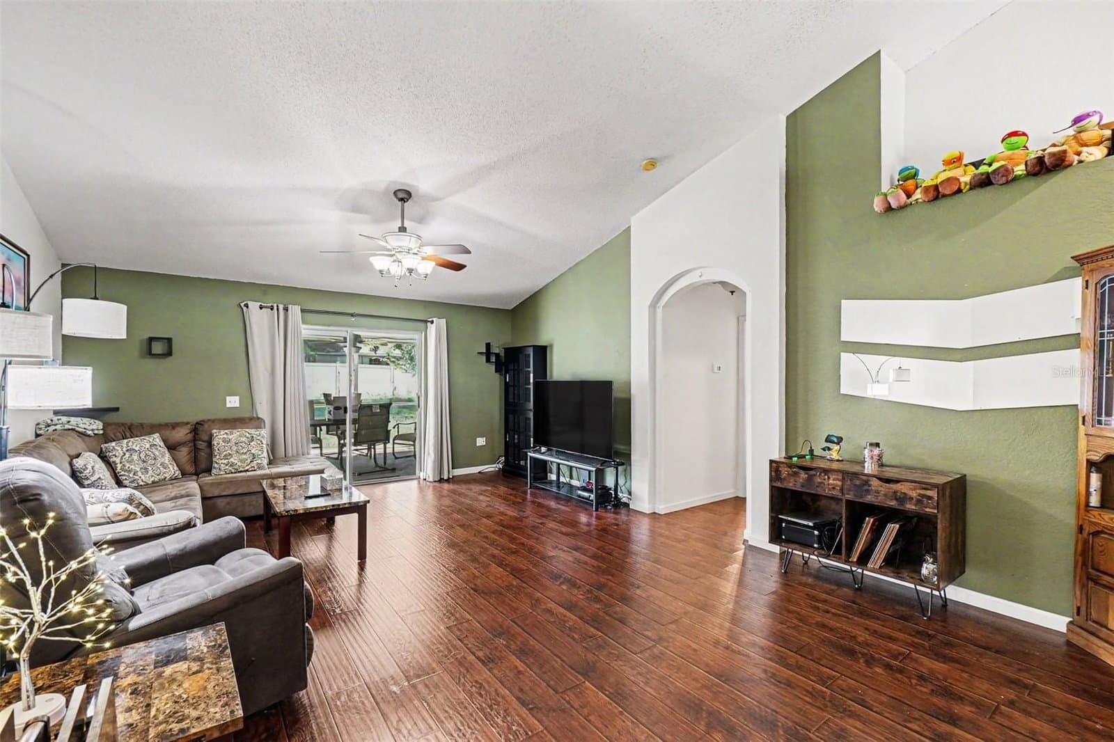 Photo 4 of 531 HEATHER GLEN