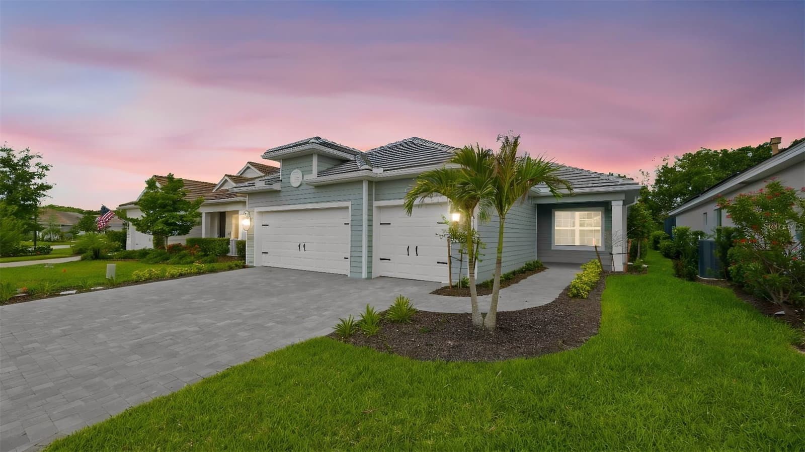3075 HERITAGE PINES