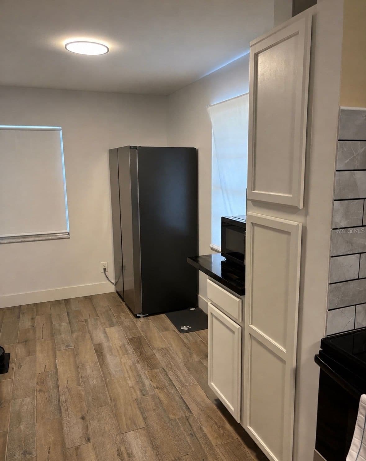 Photo 5 of 905 AVENUE E