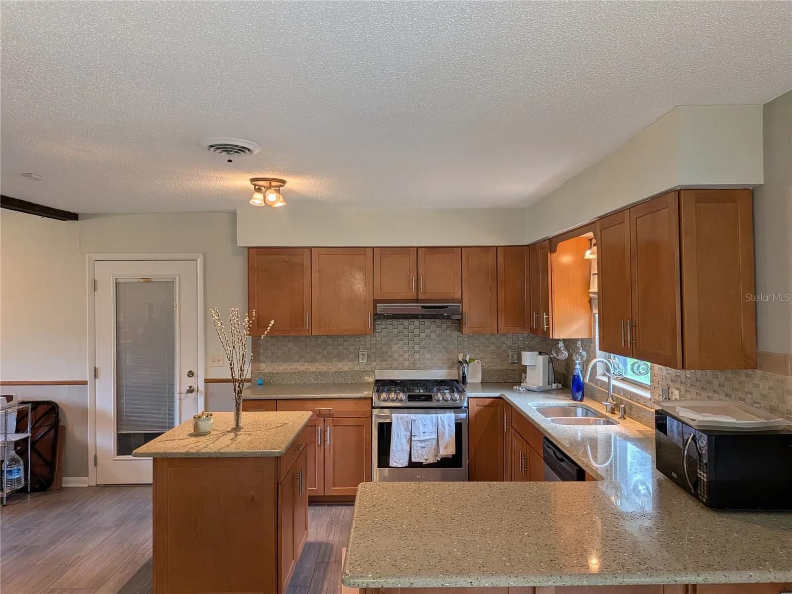 Photo 5 of 2720 8TH