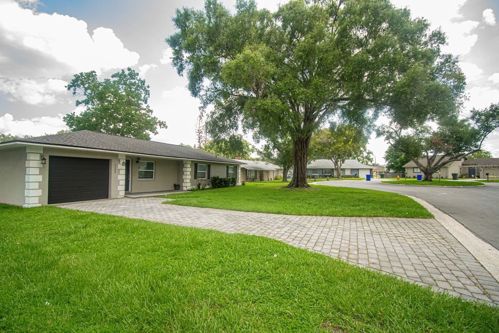 2040 WOODBRIAR