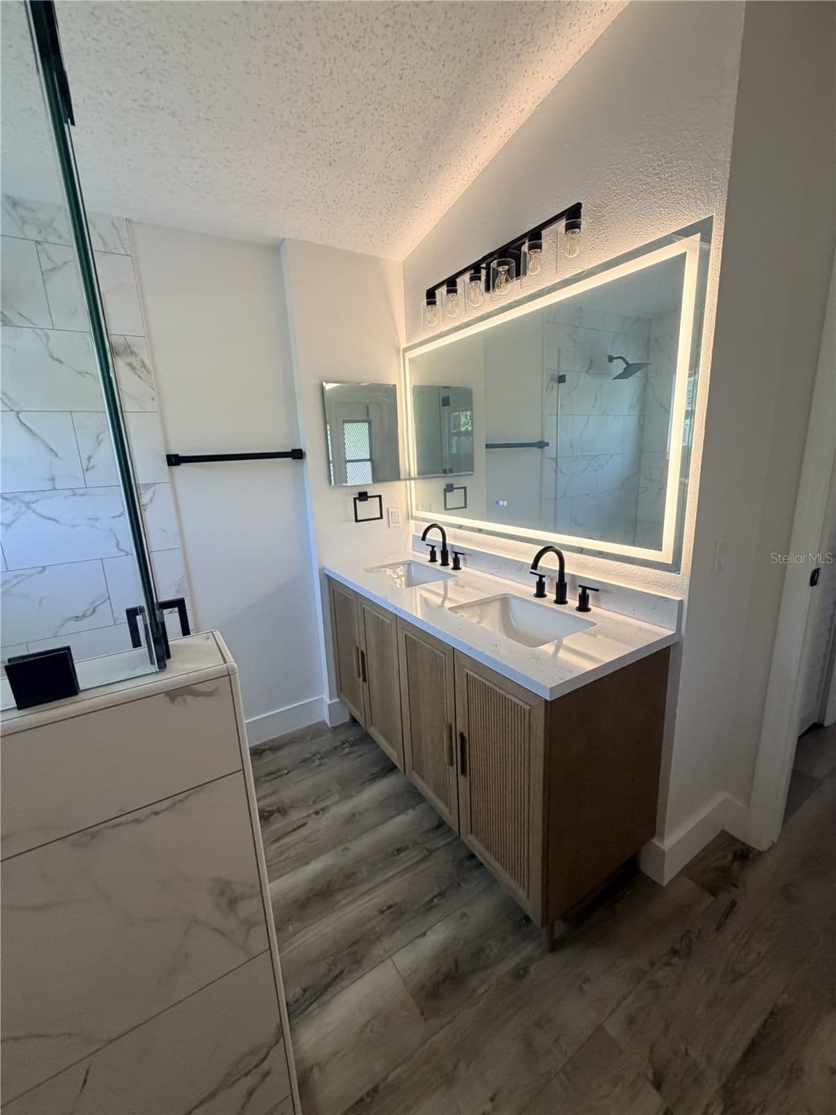 Photo 4 of 2943 WOOLRIDGE