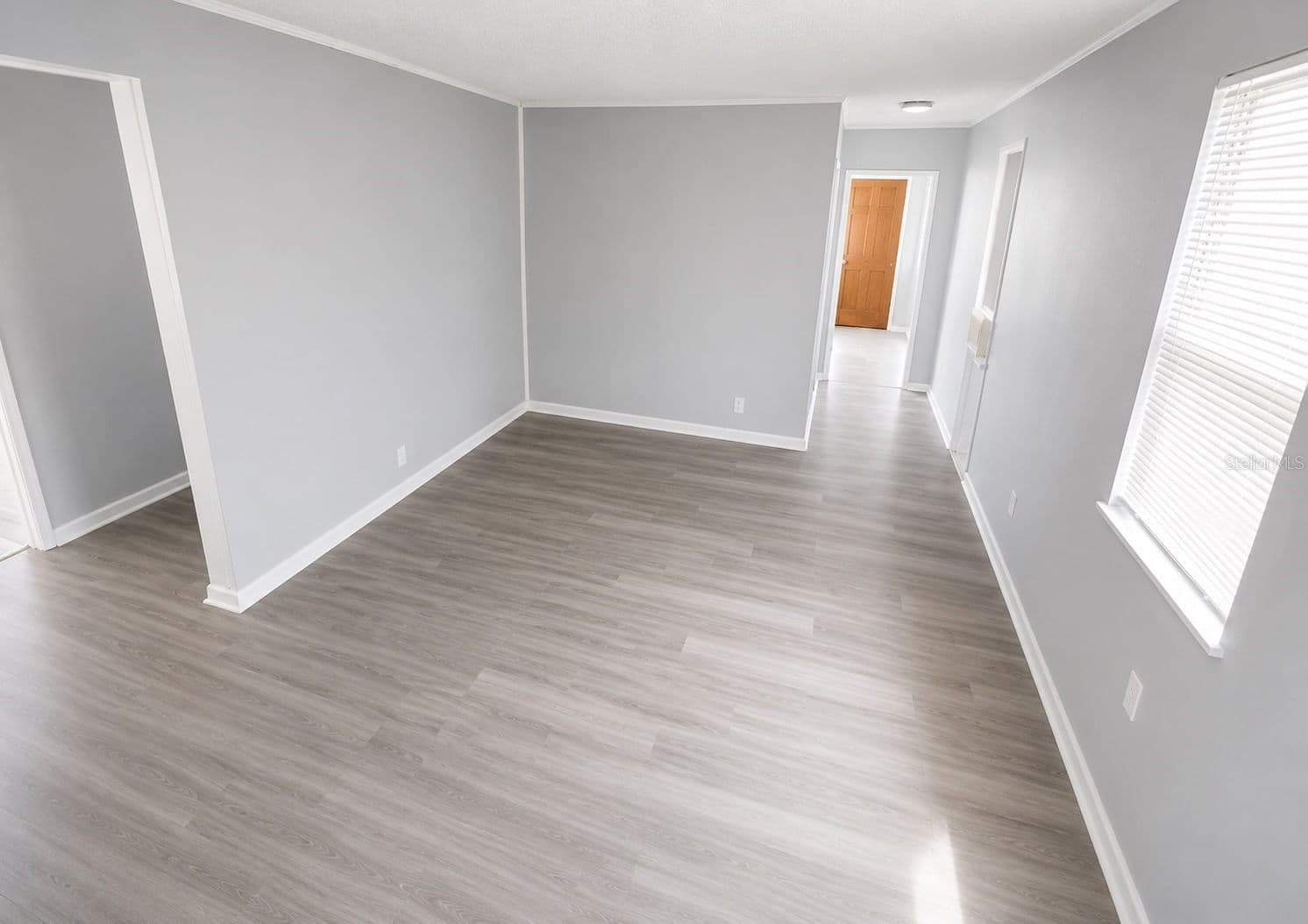 Photo 4 of 415 AVENUE E