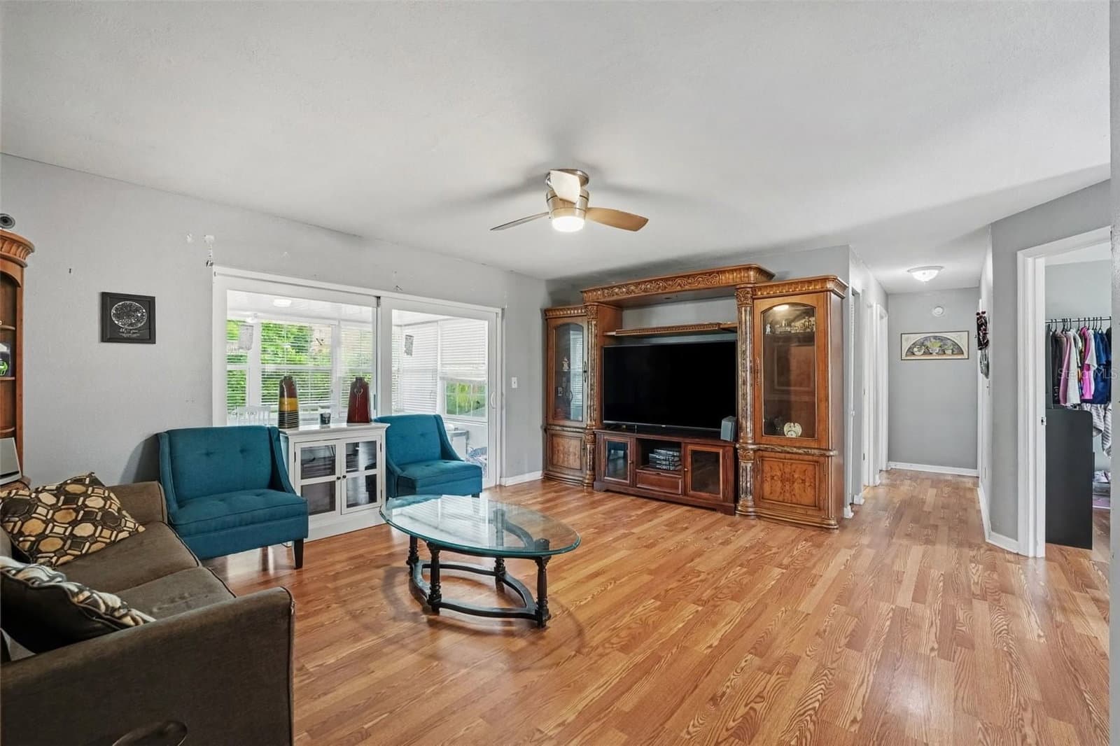 818 CAMBRIDGE
