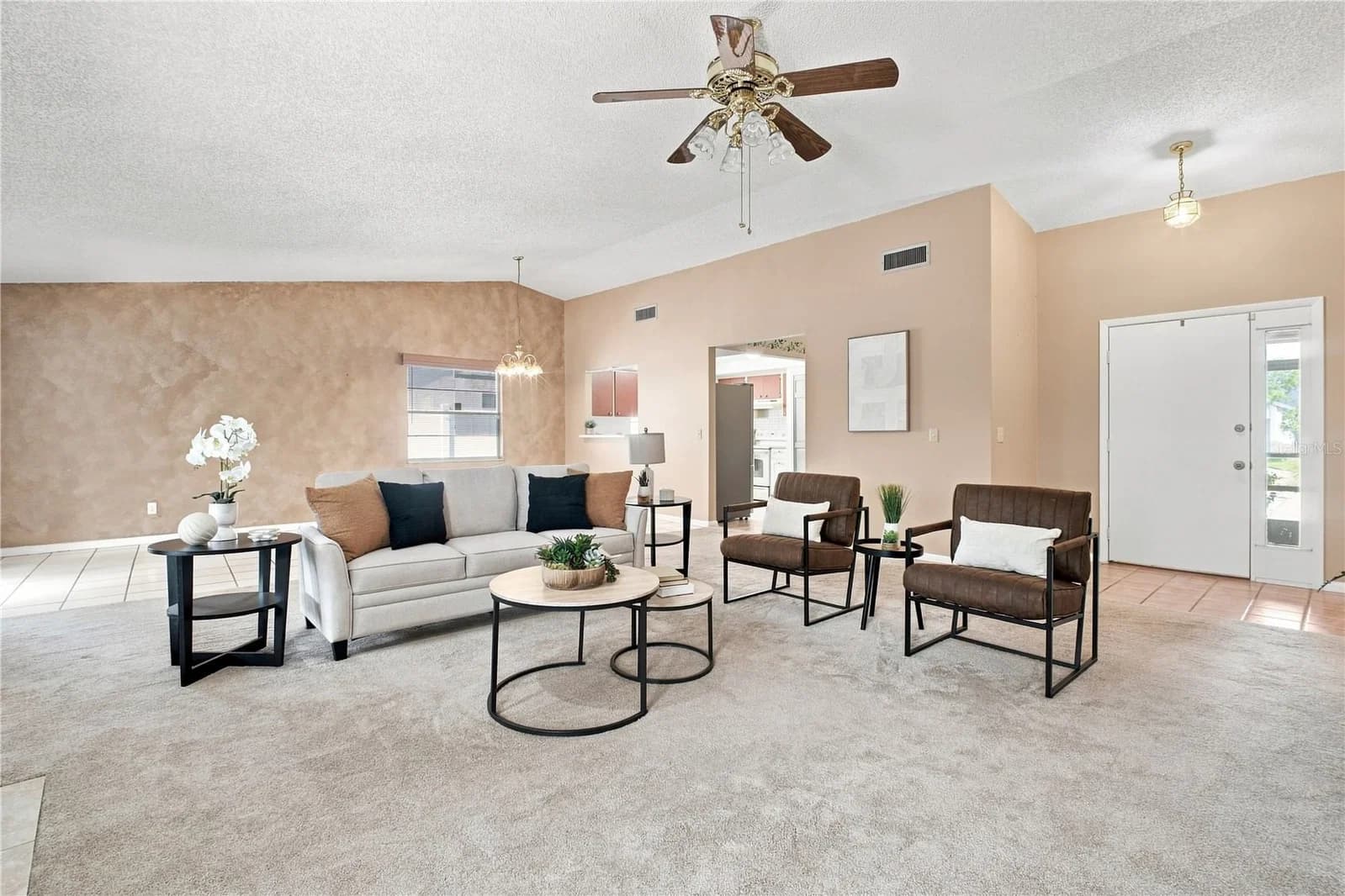 Photo 4 of 6803 LONGPOINTE