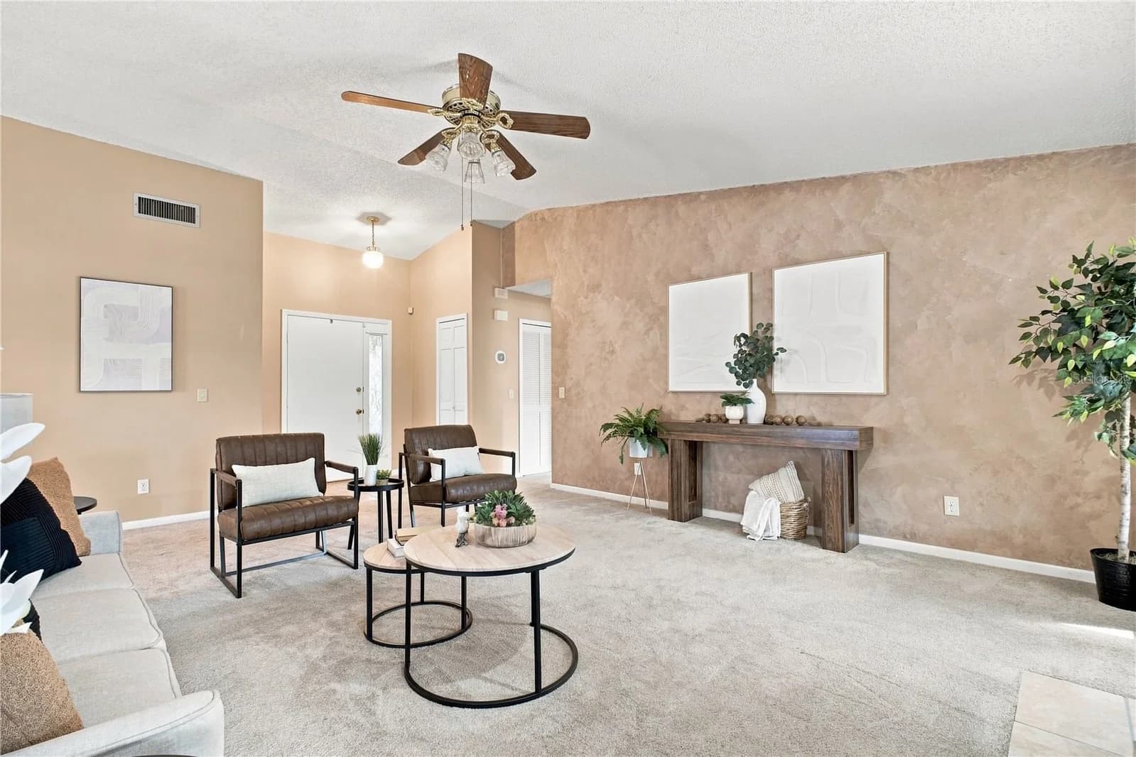 Photo 5 of 6803 LONGPOINTE