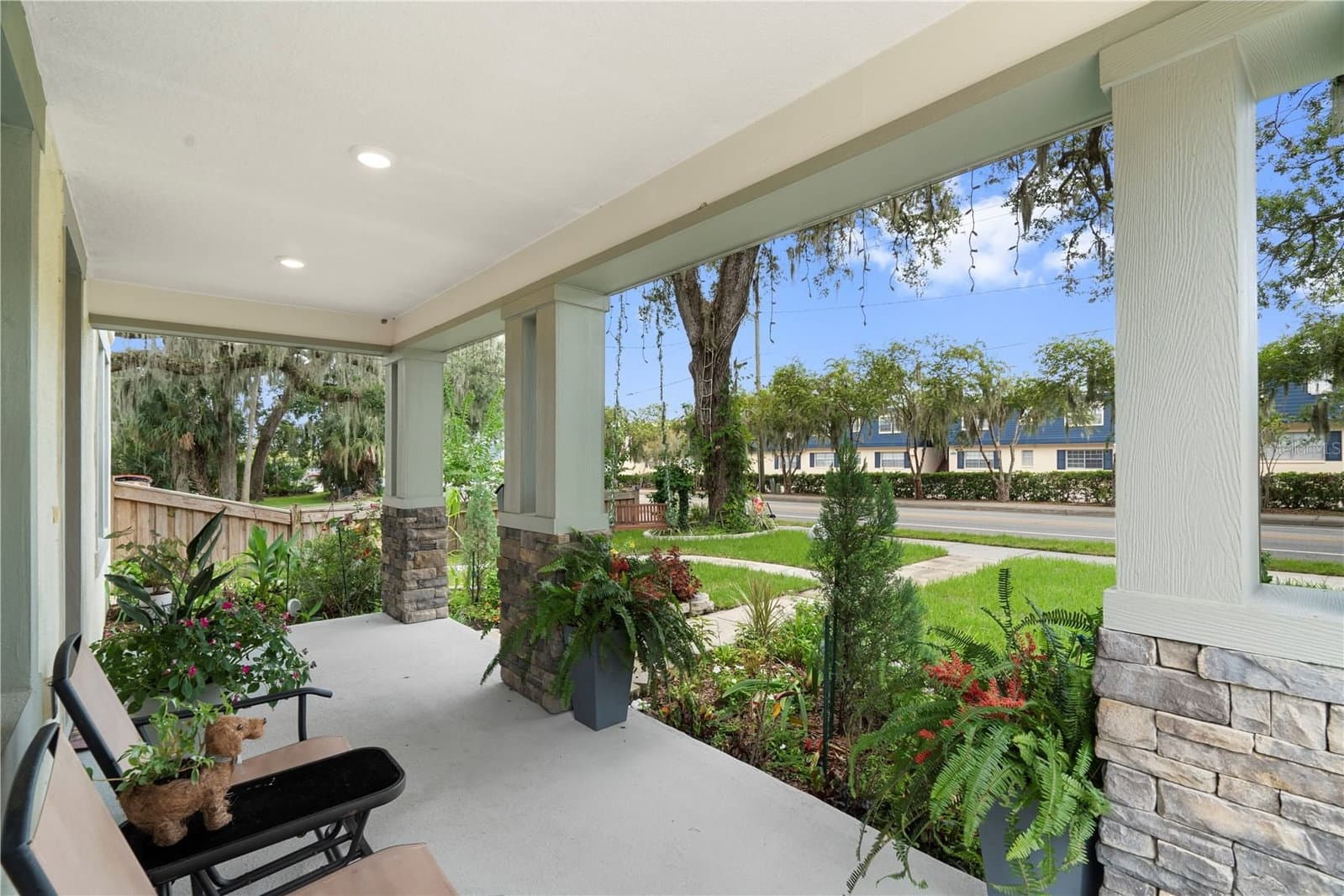 1415 CRYSTAL LAKE