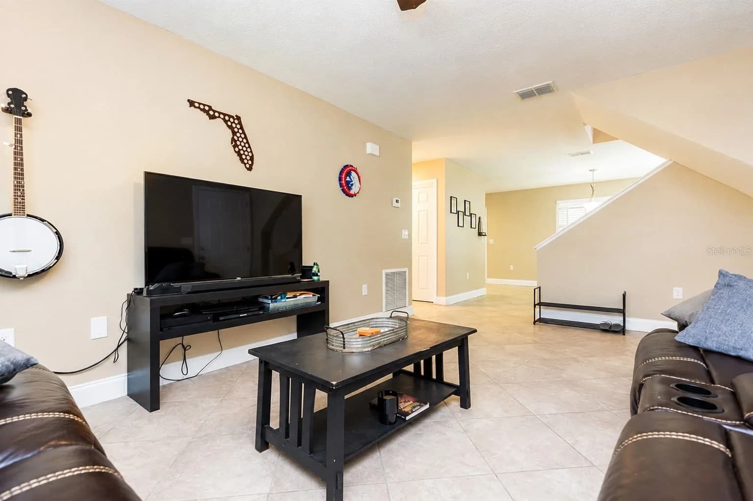 Photo 4 of 7504 GADSDEN DRIVE