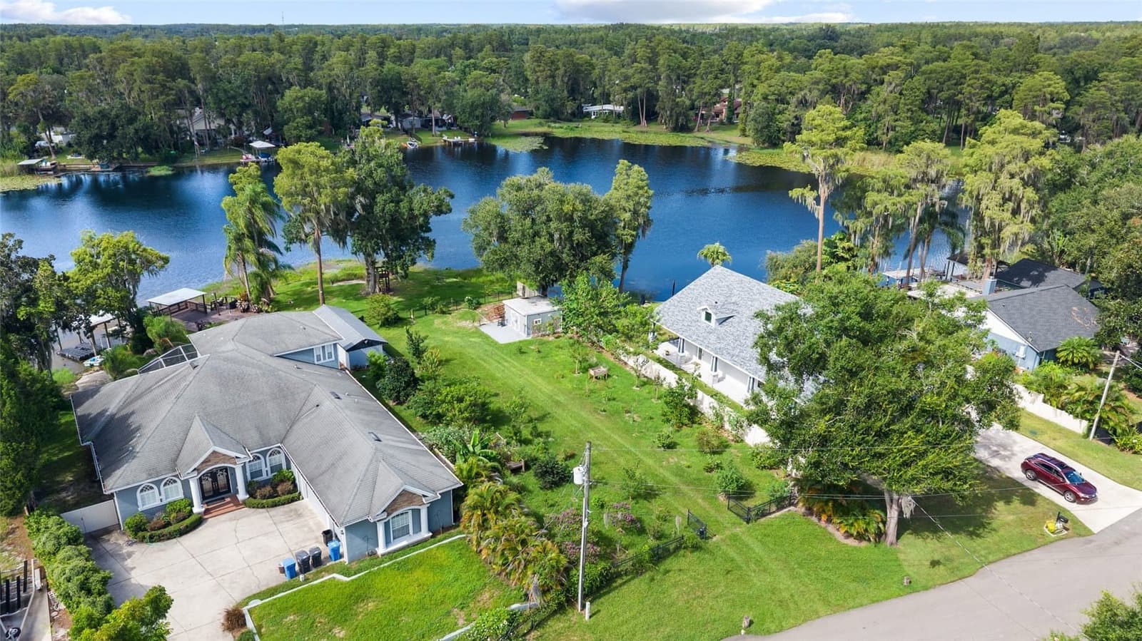 15916 WILLOWDALE