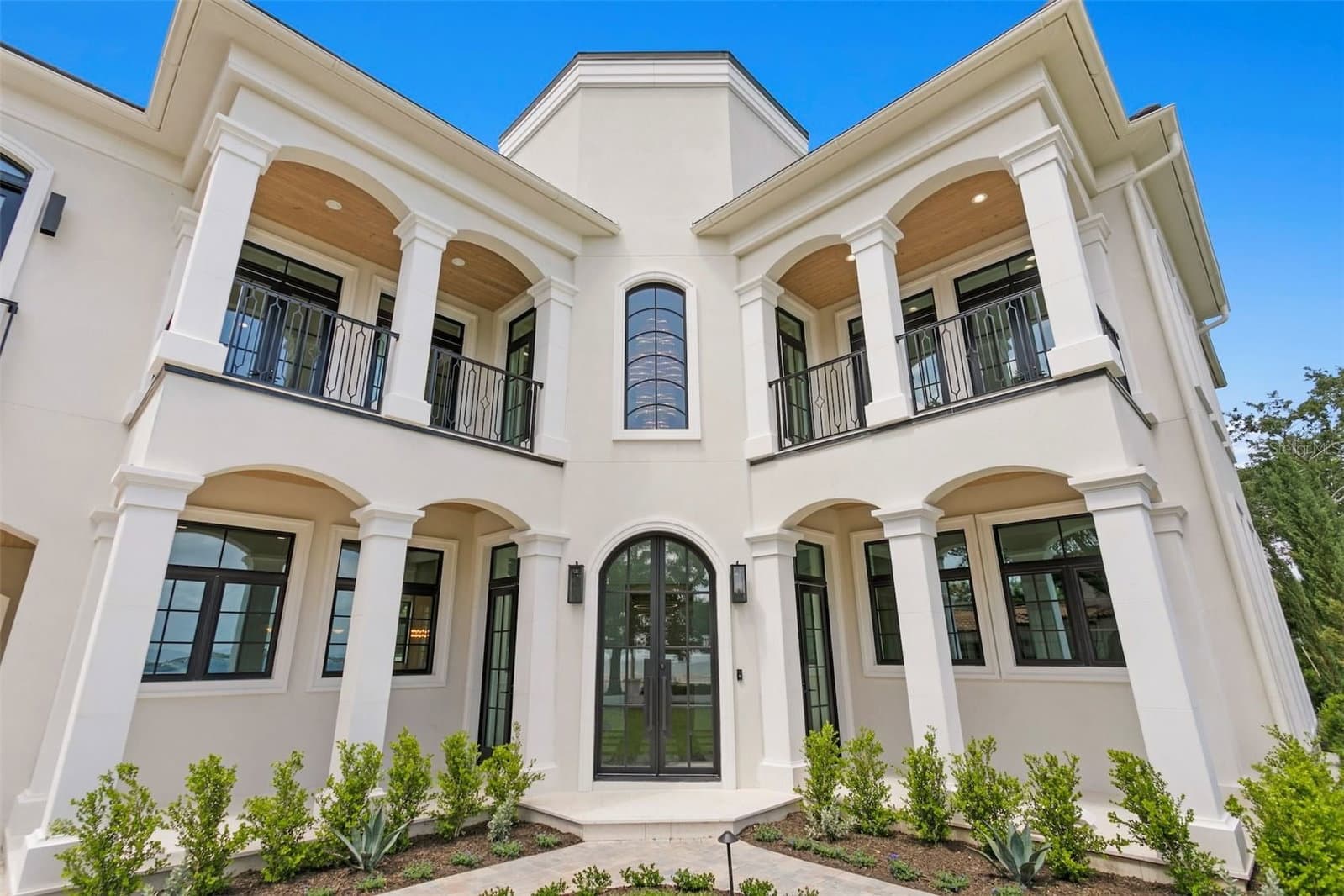 3907 BAYSHORE