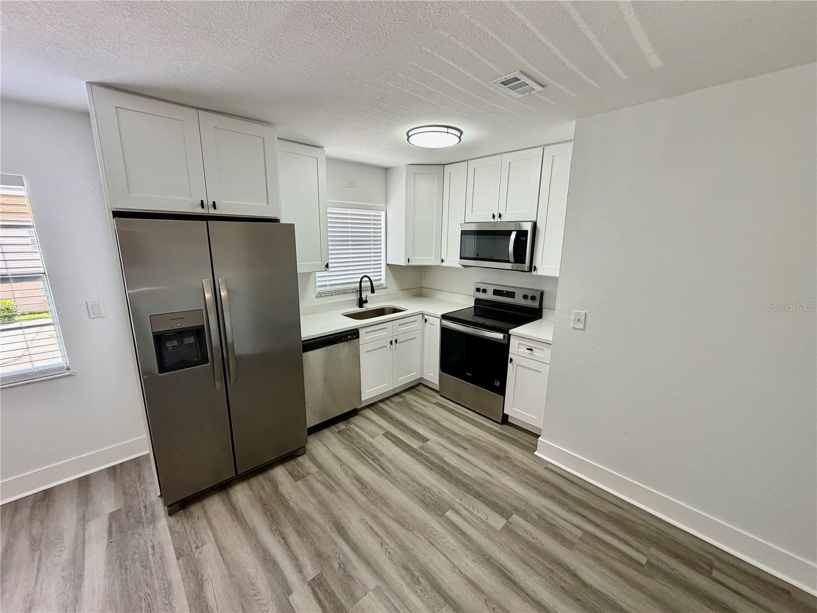 7210 MANHATTAN, Tampa, FL