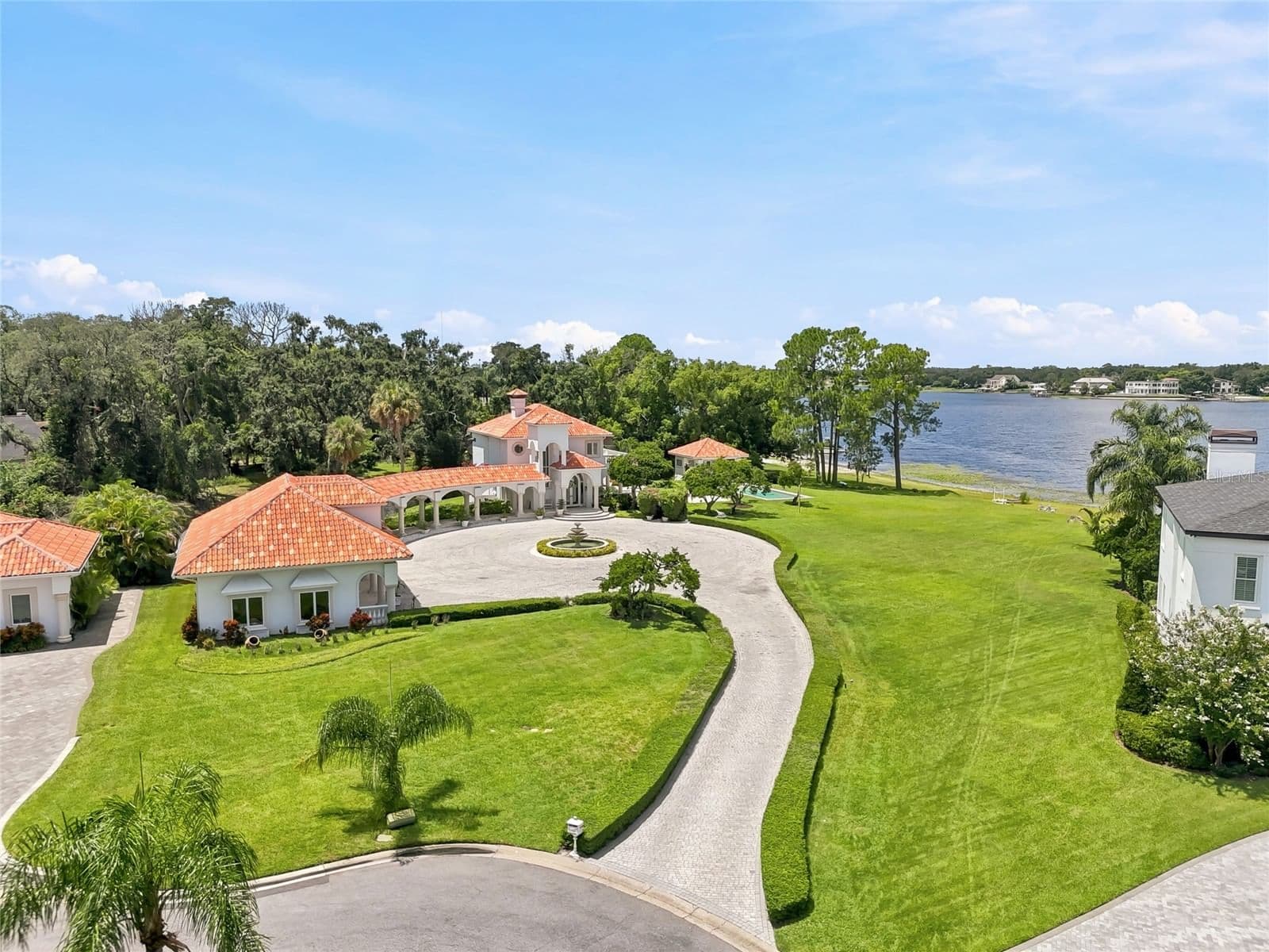 11104 WINTHROP, Tampa, FL