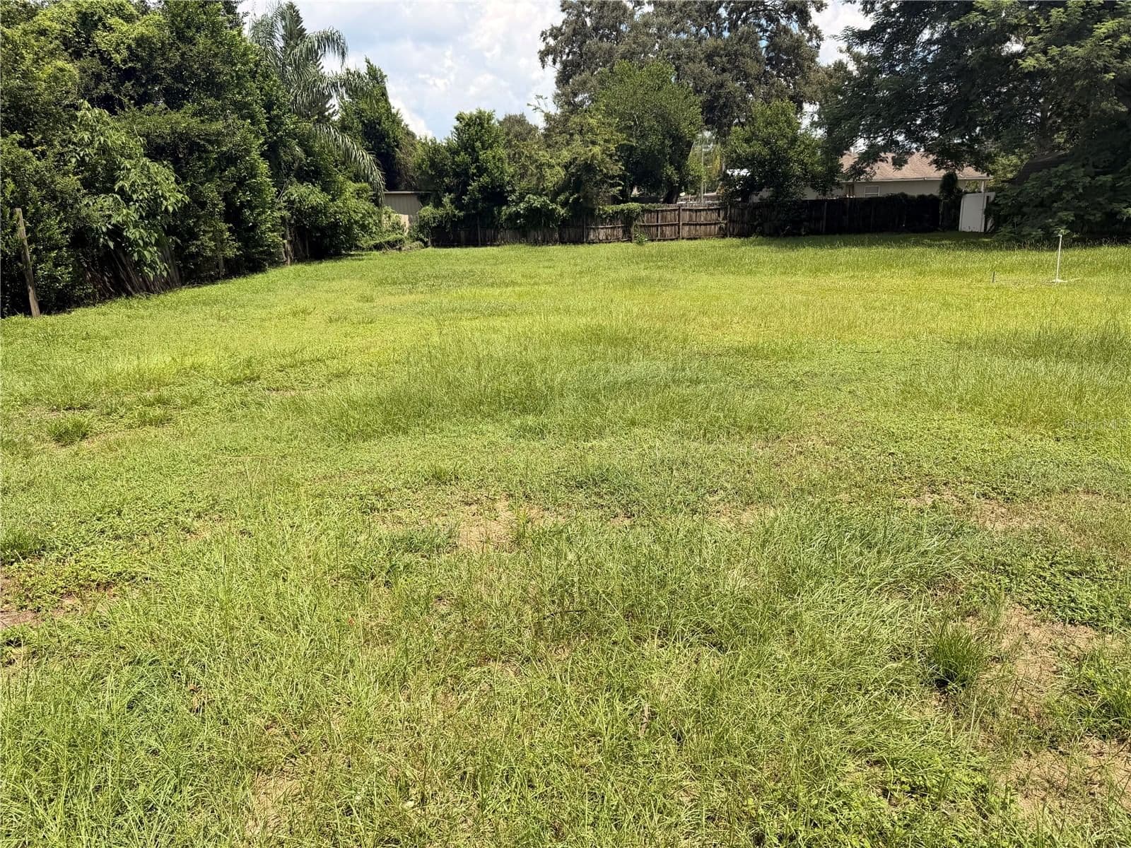 2110 POINSETTIA