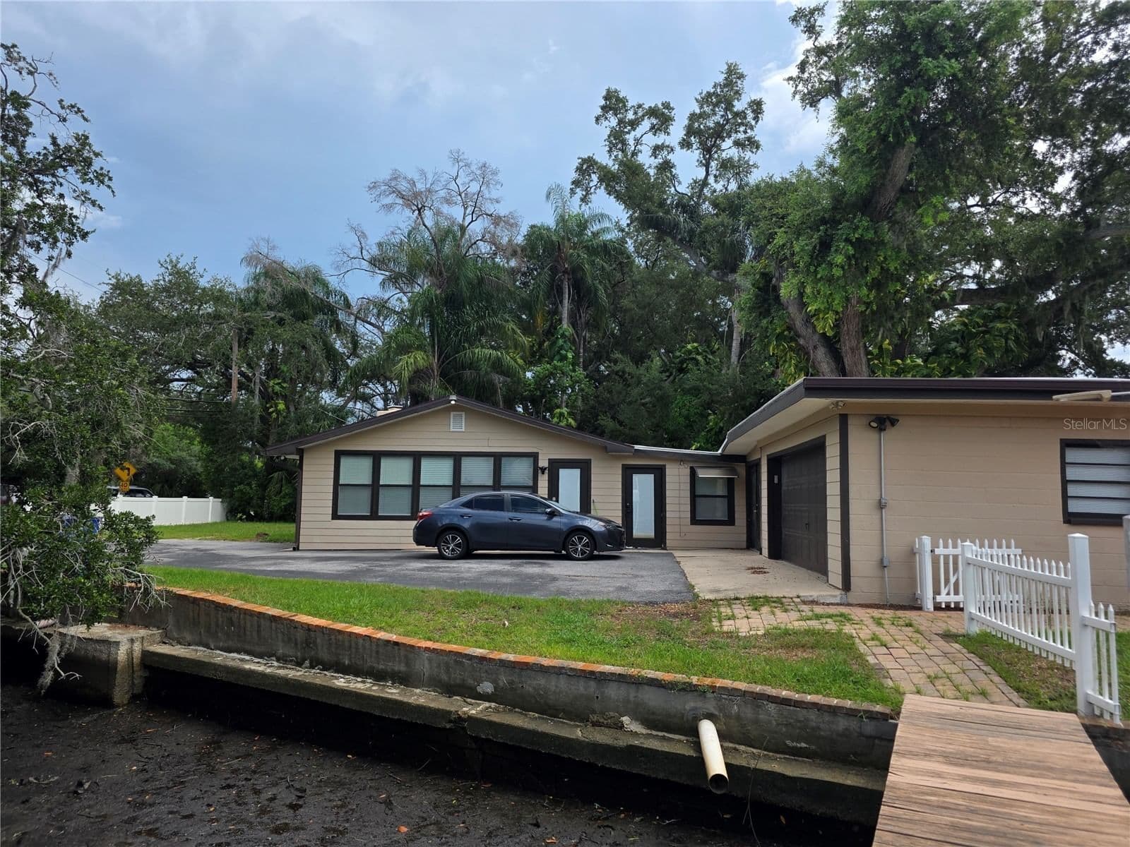 8816 MEMORIAL, Tampa, FL