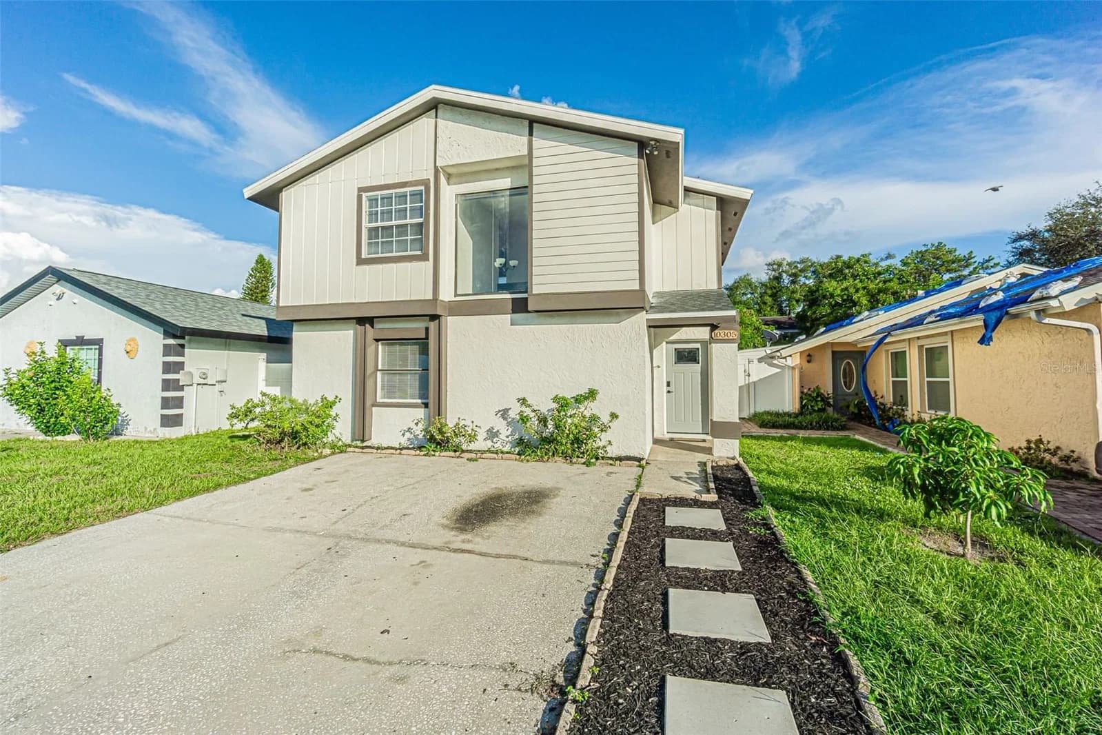 Photo 1 of 10305 BRAMBLEWOOD