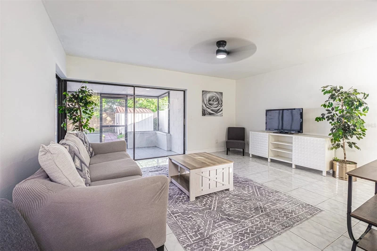 Photo 4 of 10305 BRAMBLEWOOD
