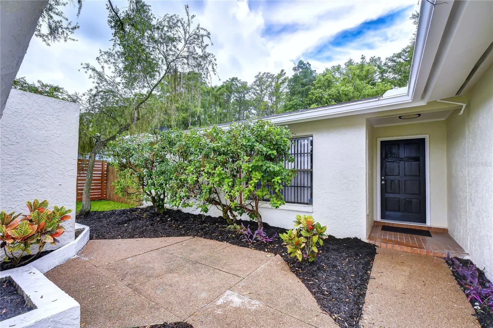 16122 OAKMANOR