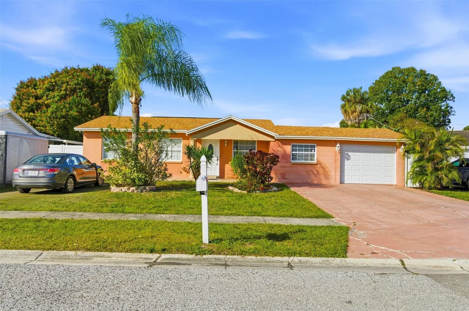 4914 HOLIDAY, Tampa, FL