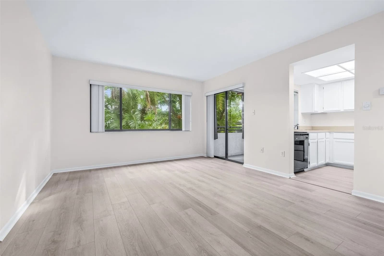 Photo 5 of 13602 VILLAGE