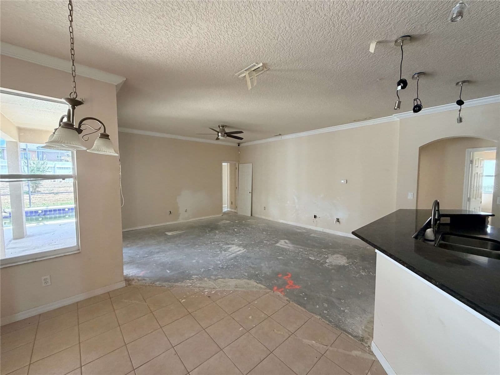 Photo 5 of 2875 BEAVER RIDGE