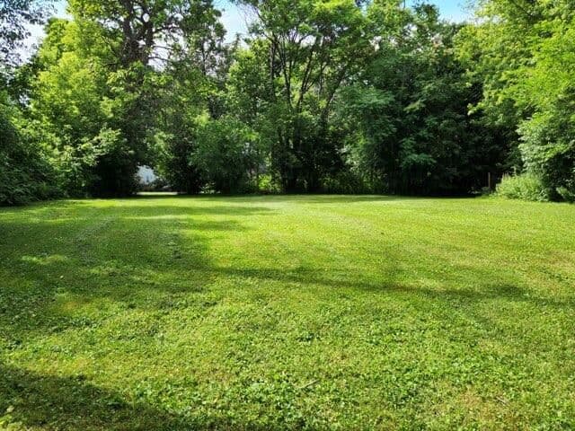 5684 River Forest