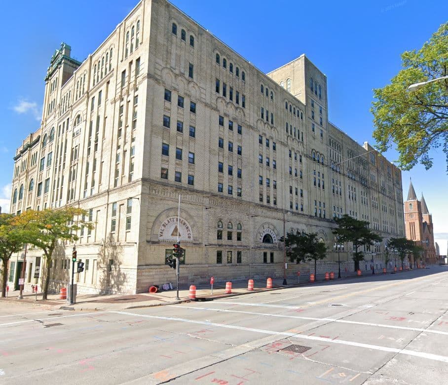 270 Highland, Milwaukee, WI